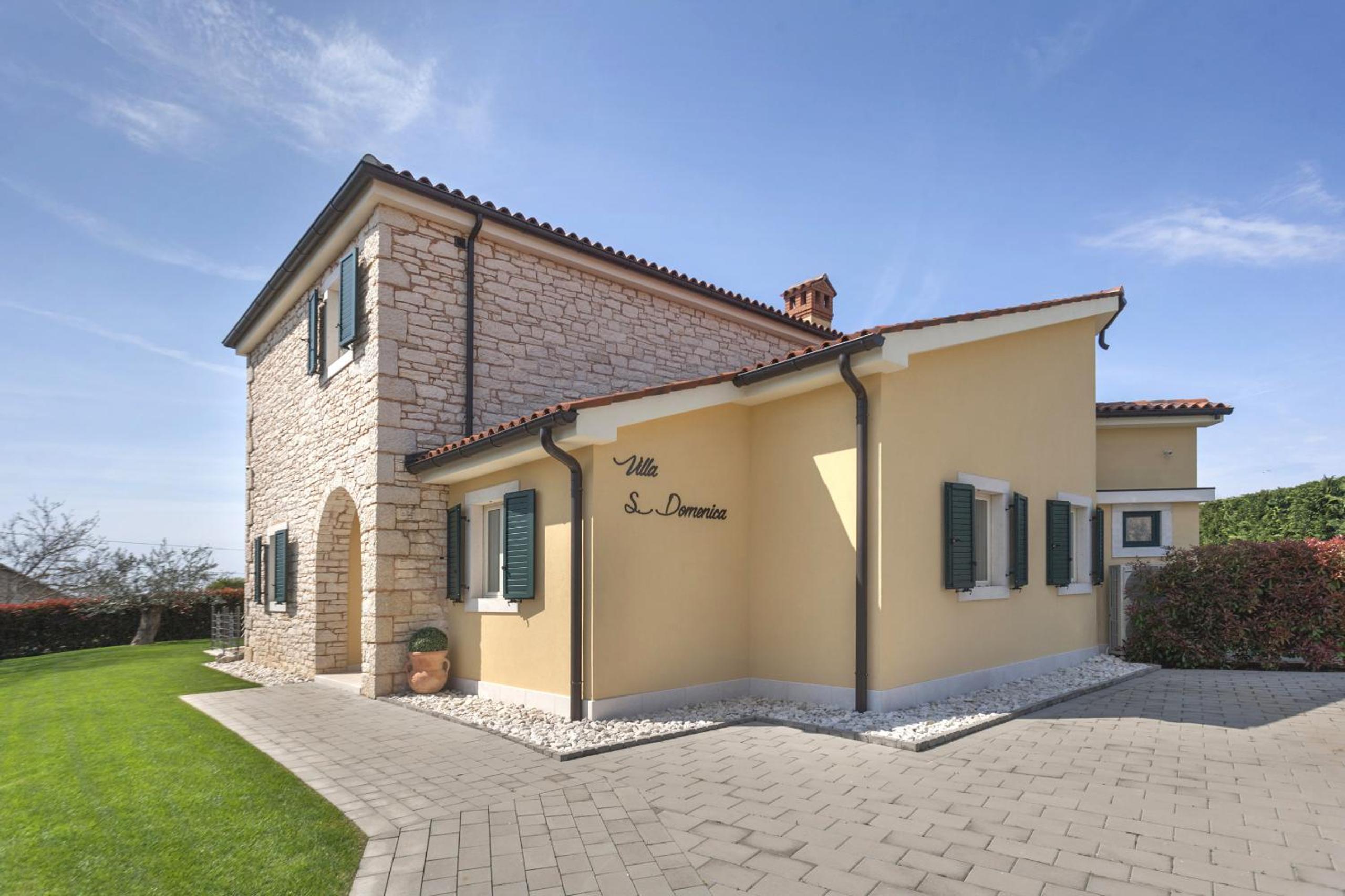 Villa Santa Domenica near Poreč with play room, beautiful tavern & garden view 3
