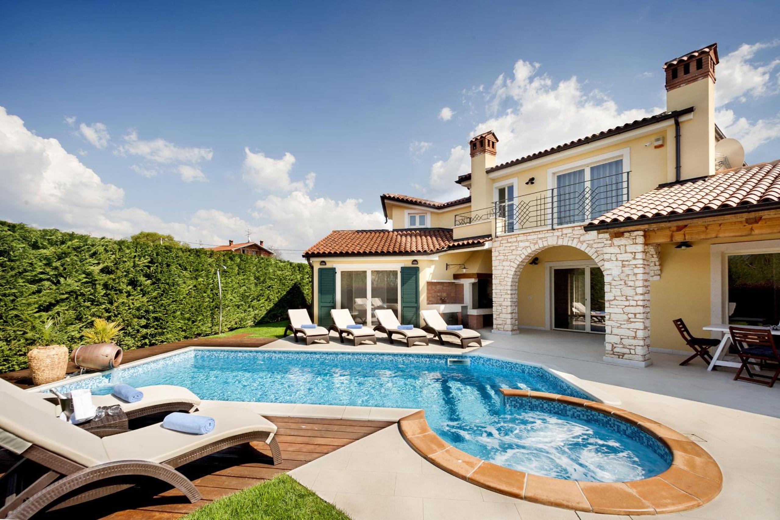 Villa Santa Domenica near Poreč with play room, beautiful tavern & garden view 4