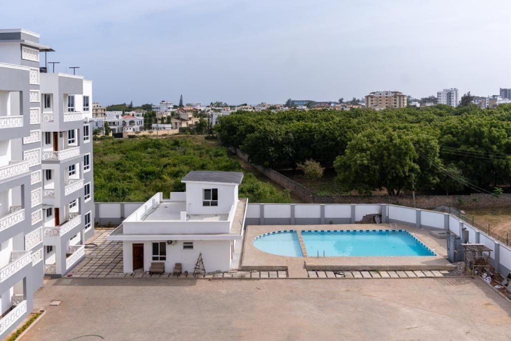 Mara Executive Topfloor Apartment-Shanzu