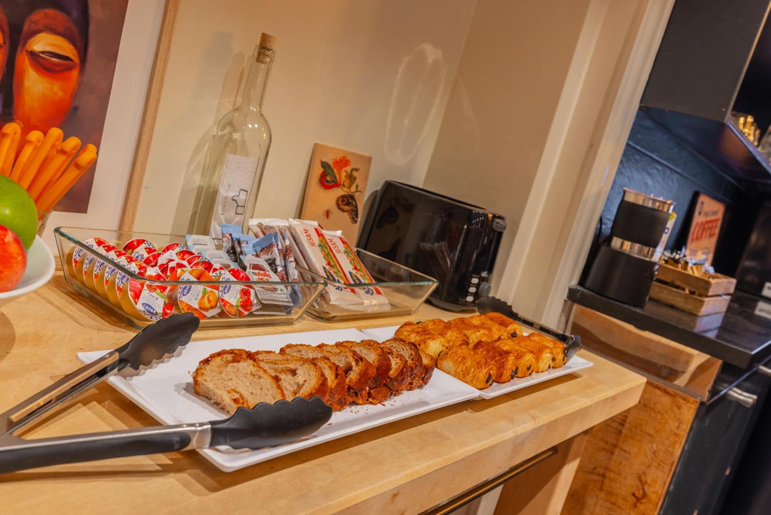 Leiden Vacations - City Hotel Rembrandt - Property Image 1