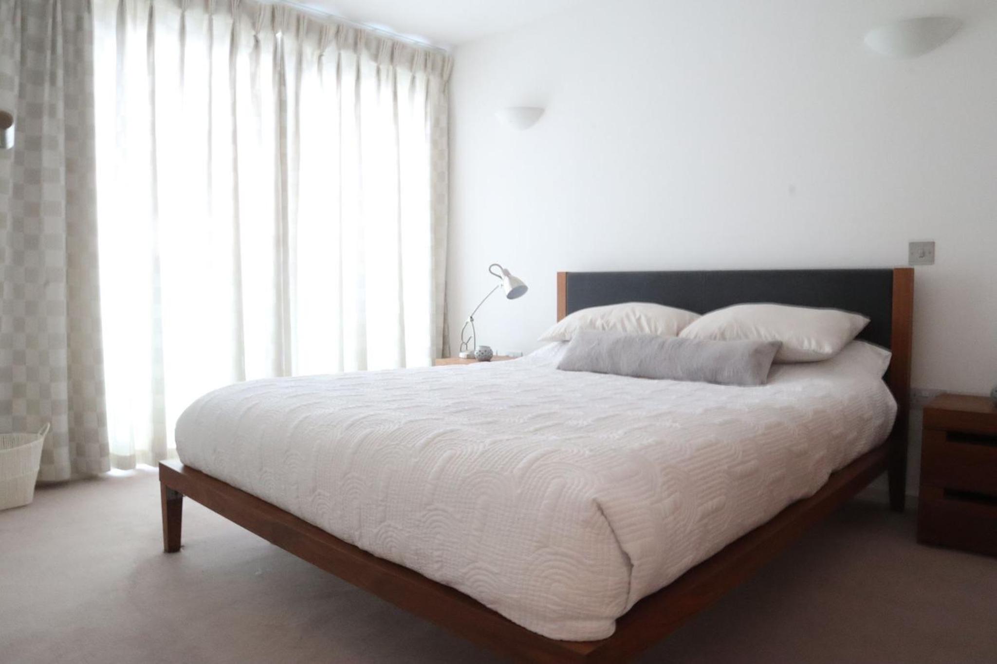 Luxury River View Canary Wharf Apartment view 4