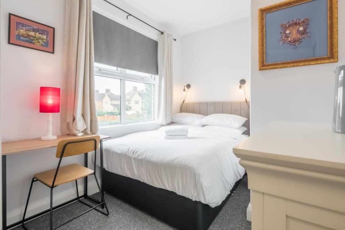 Central 4 Bed Home With Parking view 3