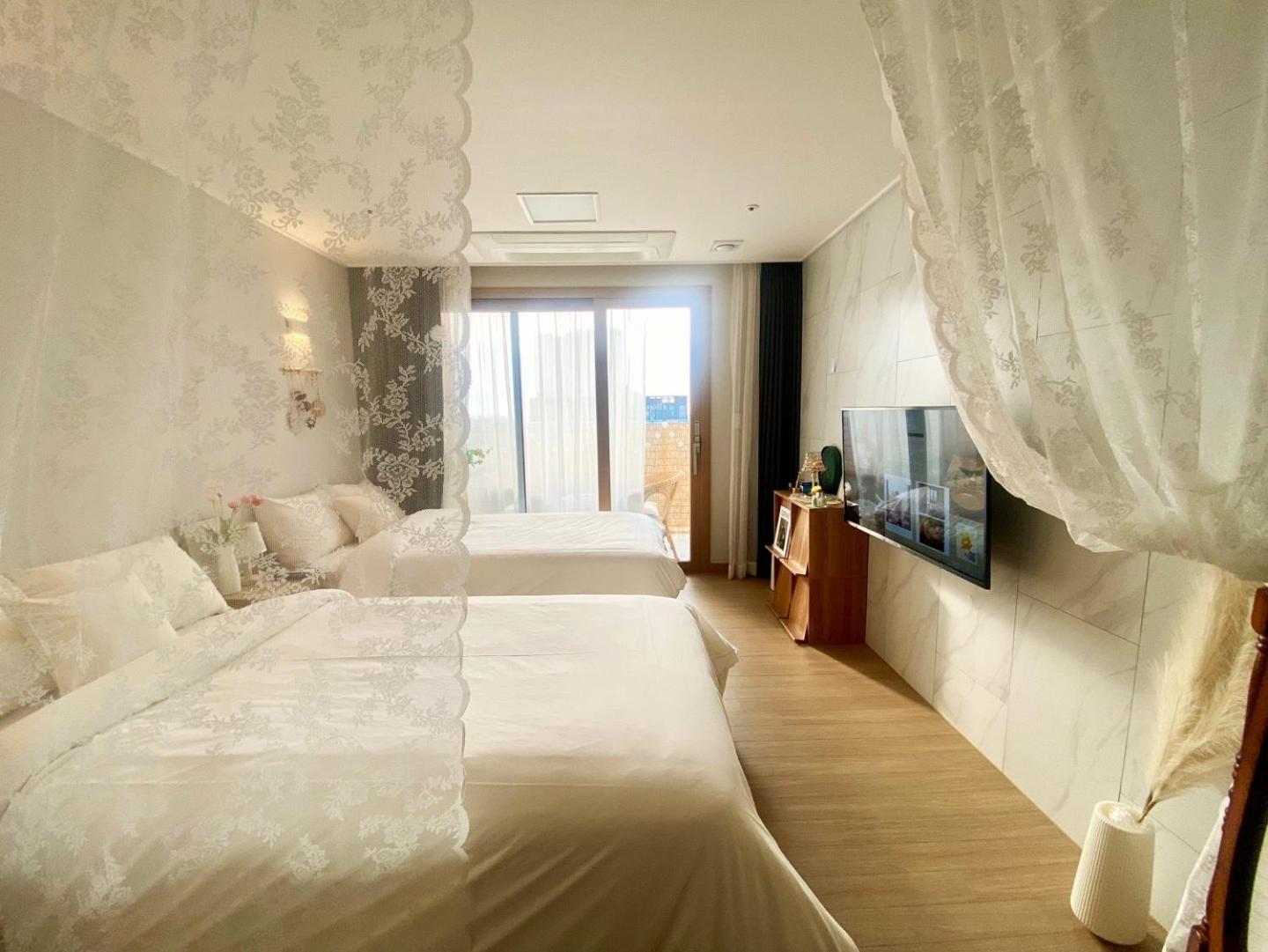 hotel room