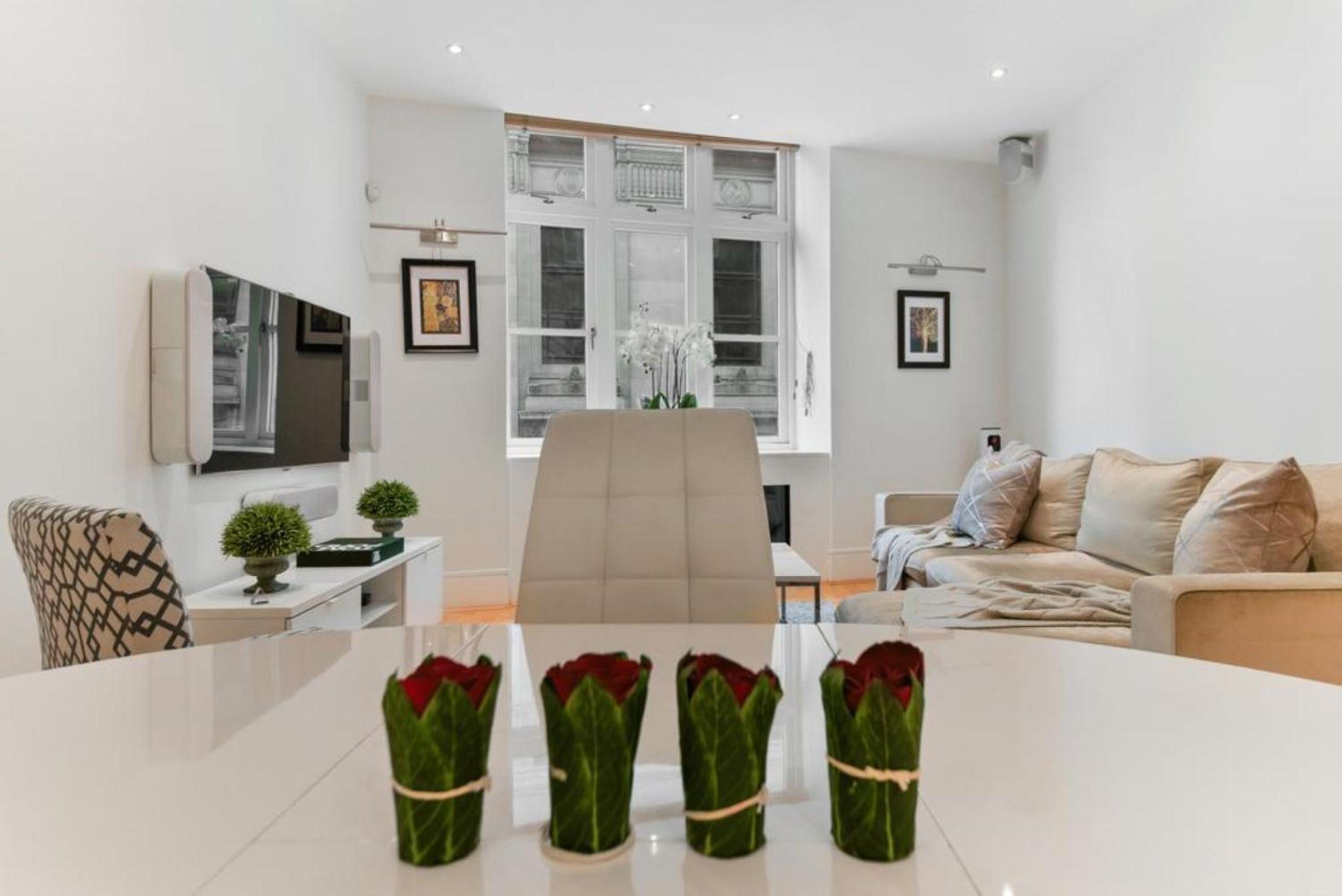 Best Mayfair Location with 2 Super King Beds