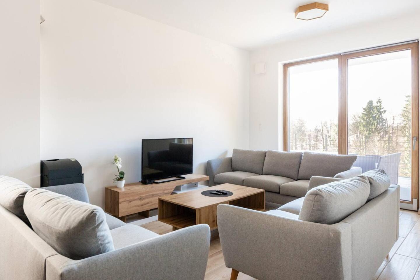 Apartment near Ljubljana, Sleeps 8, Free Parking view 4