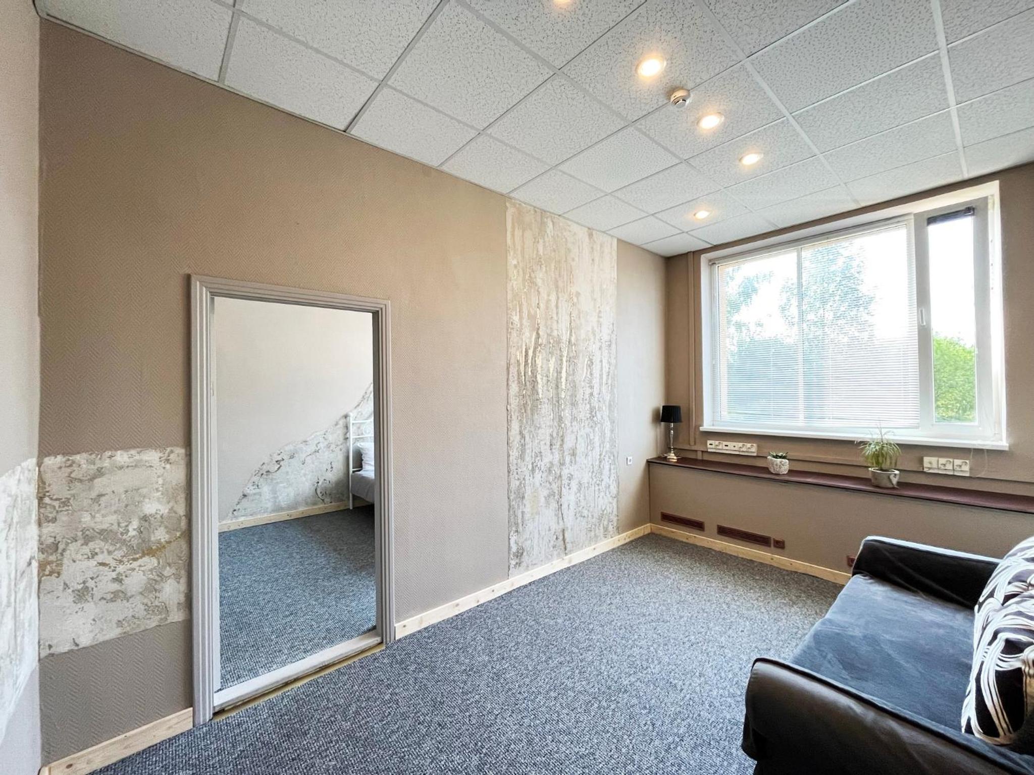 Hostelis R27 view 4