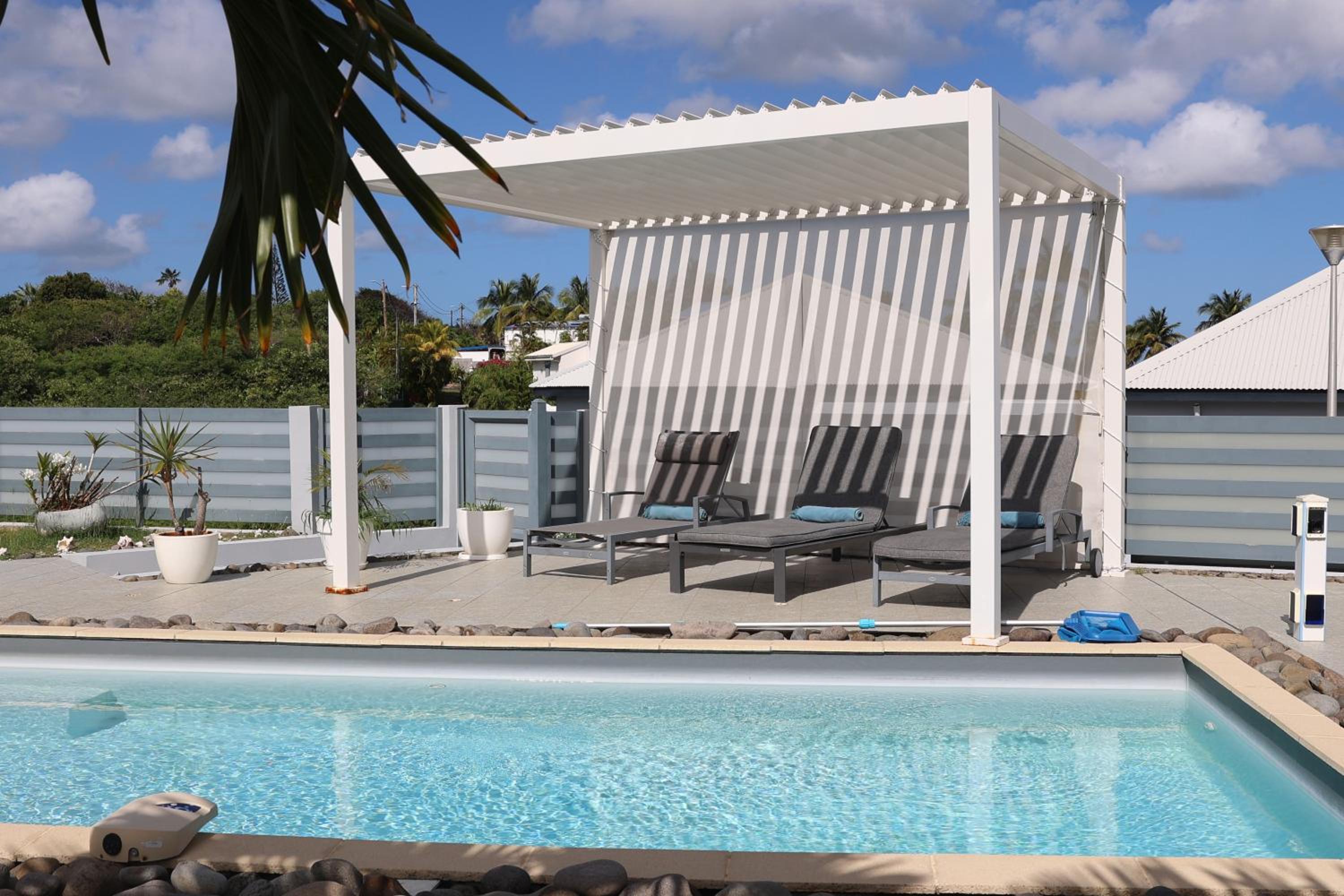 Villa aux orchidées - 3 chambres piscine vue Mer - Salon Climatisée view 5