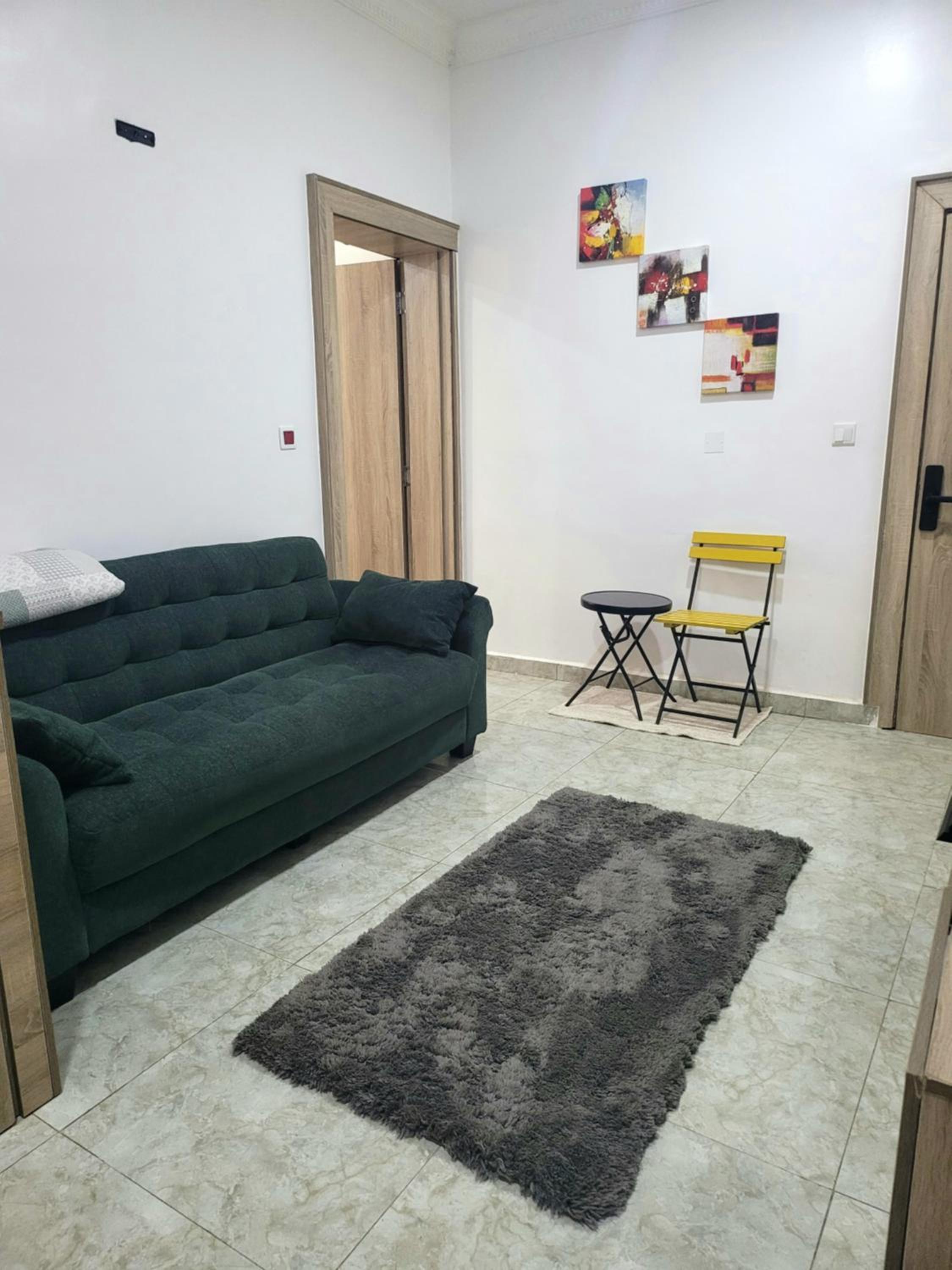BDA APARTMENT - One Bedroom with Parlor, Free Wi-Fi, Netflix, Smart TV, Kitchen, PlayStation 4, 24 Hours Electricity, Located In Wuse view 3