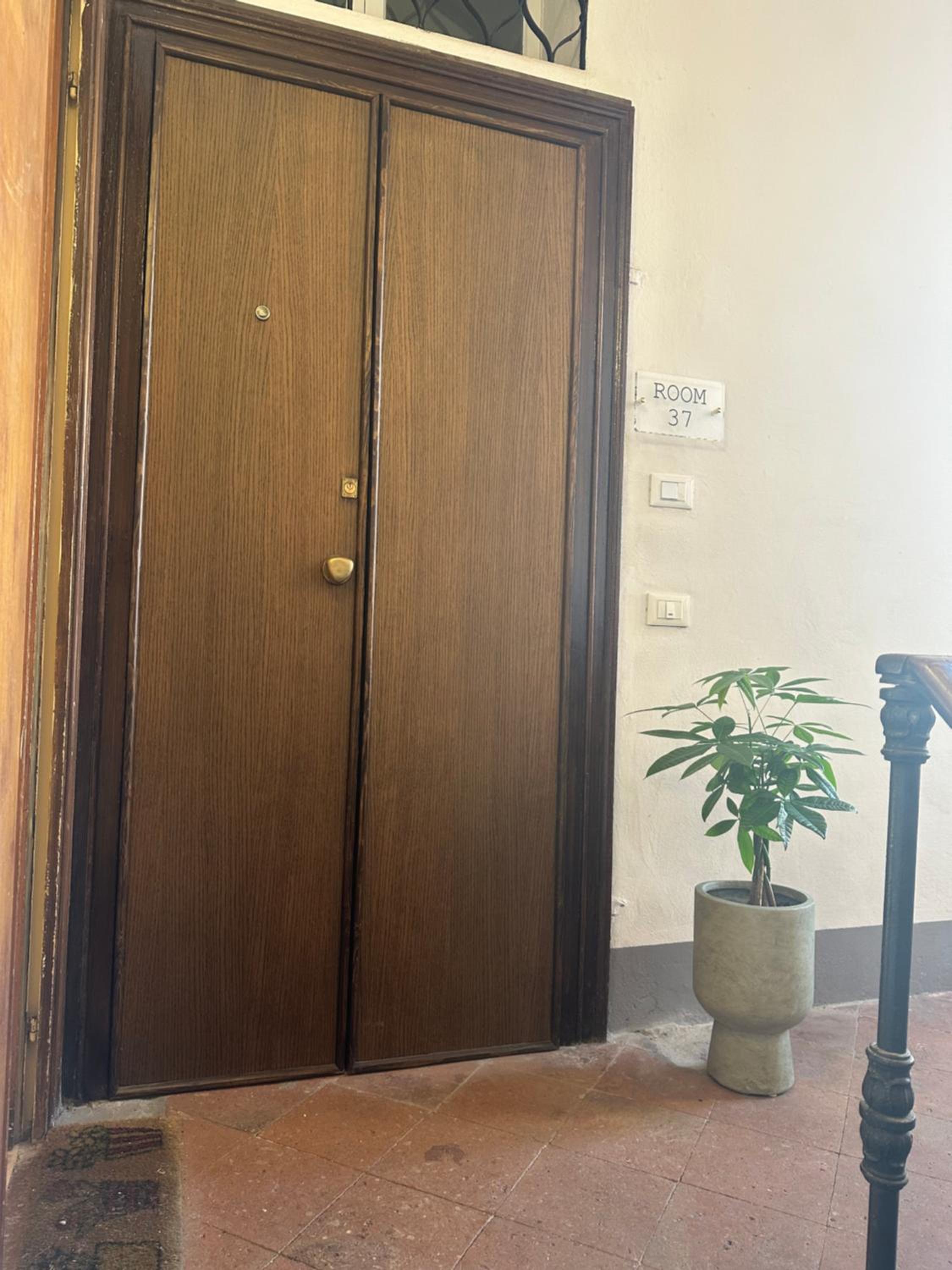 Room Manzoni 37 view 3
