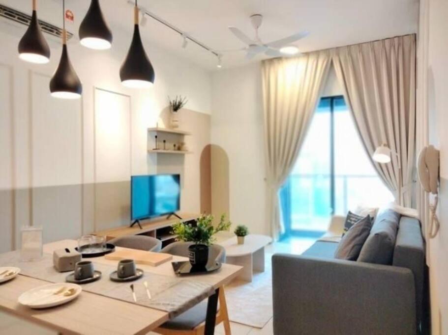 6 Pax Stylish Homestay at Continew Residence near to TRX and Pavilion