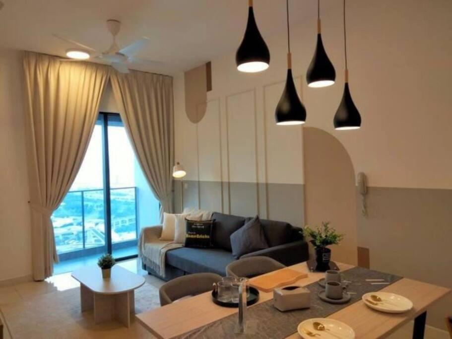 6 Pax Stylish Homestay at Continew Residence near to TRX and Pavilion