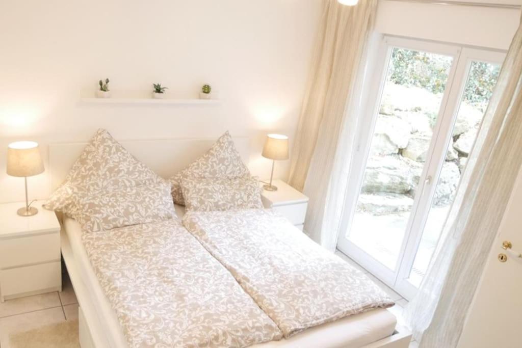 Premium-Ferienwohnung in Seenähe mit Vollausstattung & Terrasse view 2
