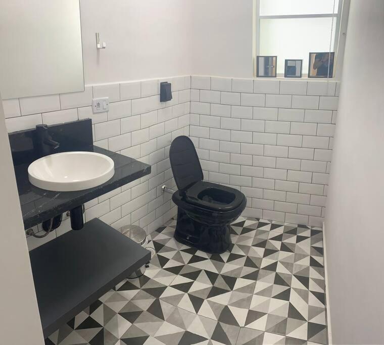 Arquitetura Moderna com Conforto Serrano