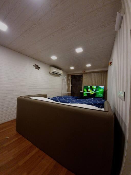 SKY - Studio apartment at Pali view 4