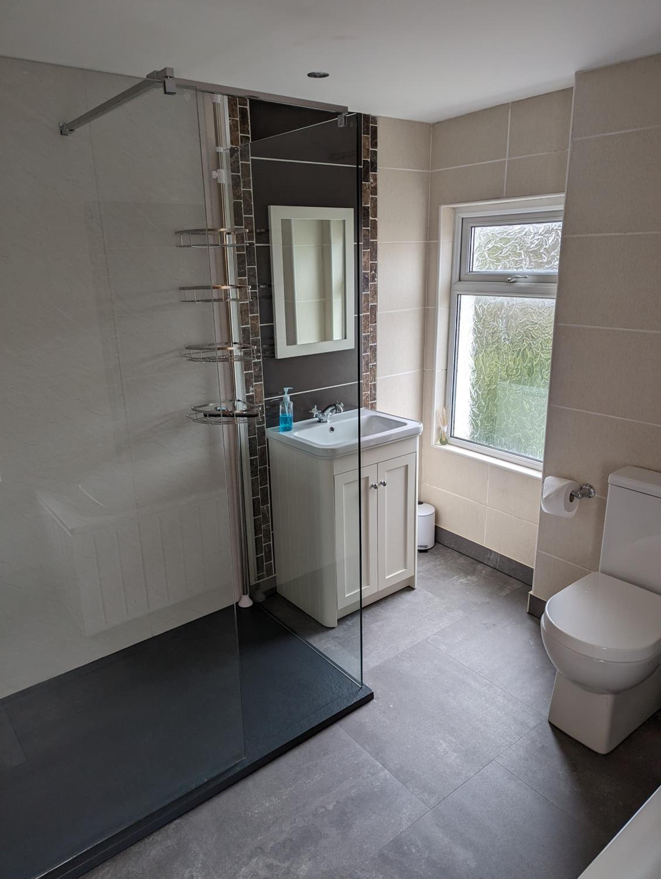 Prospect House - Elegant 4-Bed Family Escape Near Ward Park & Marina