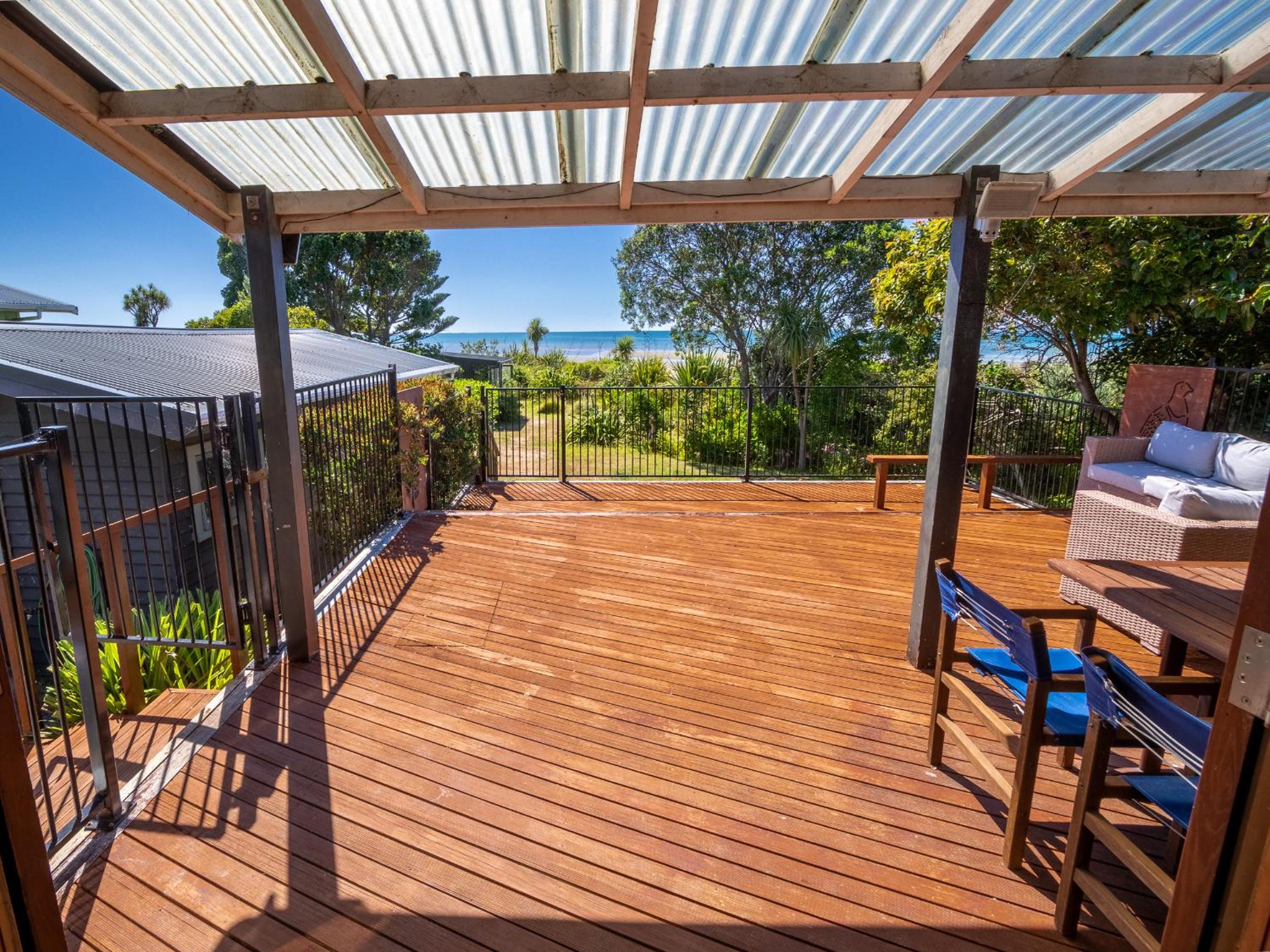 Godwit Cottage - Pākawau Beachfront Holiday Home view 4