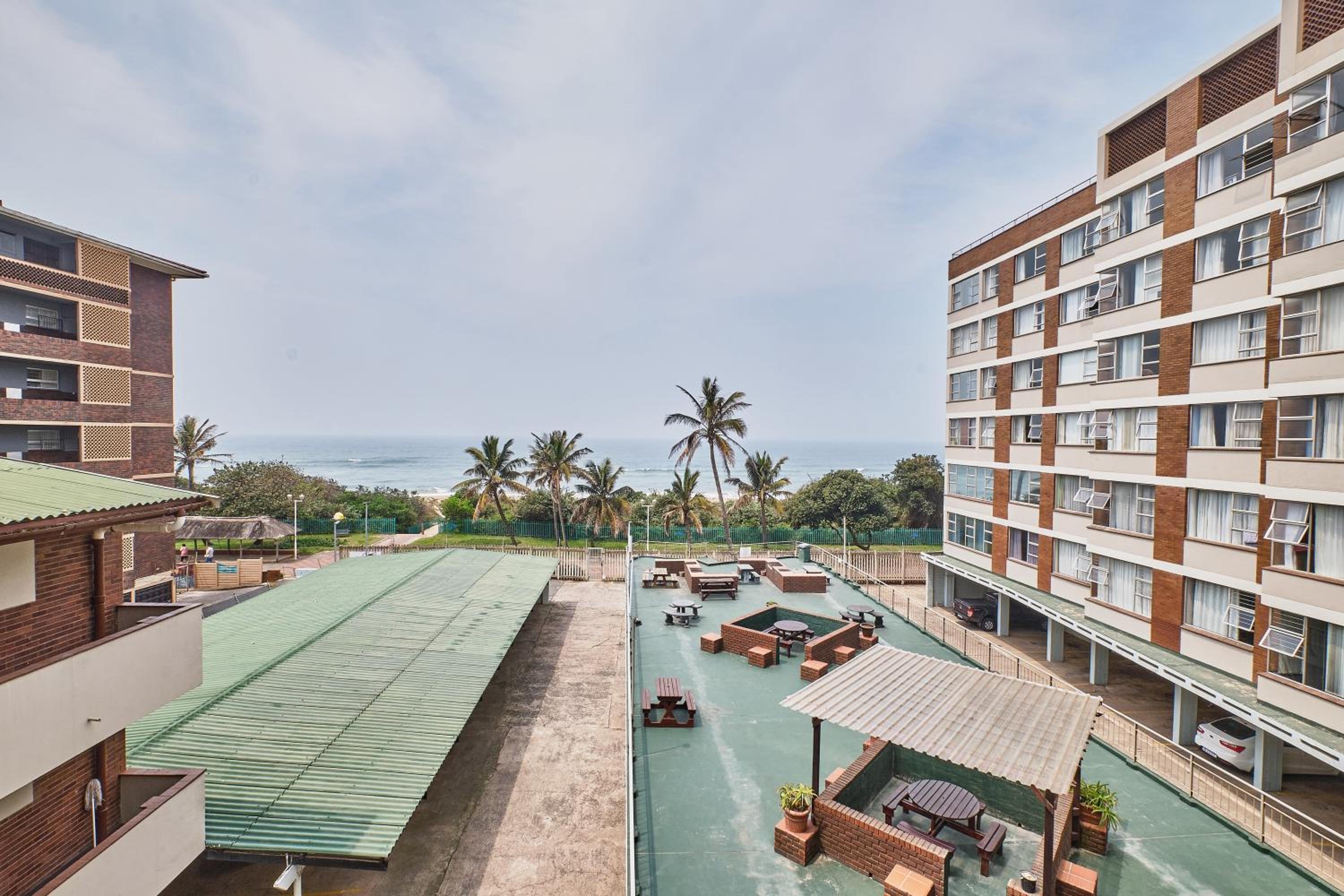 Happy Days Holiday Apartments
