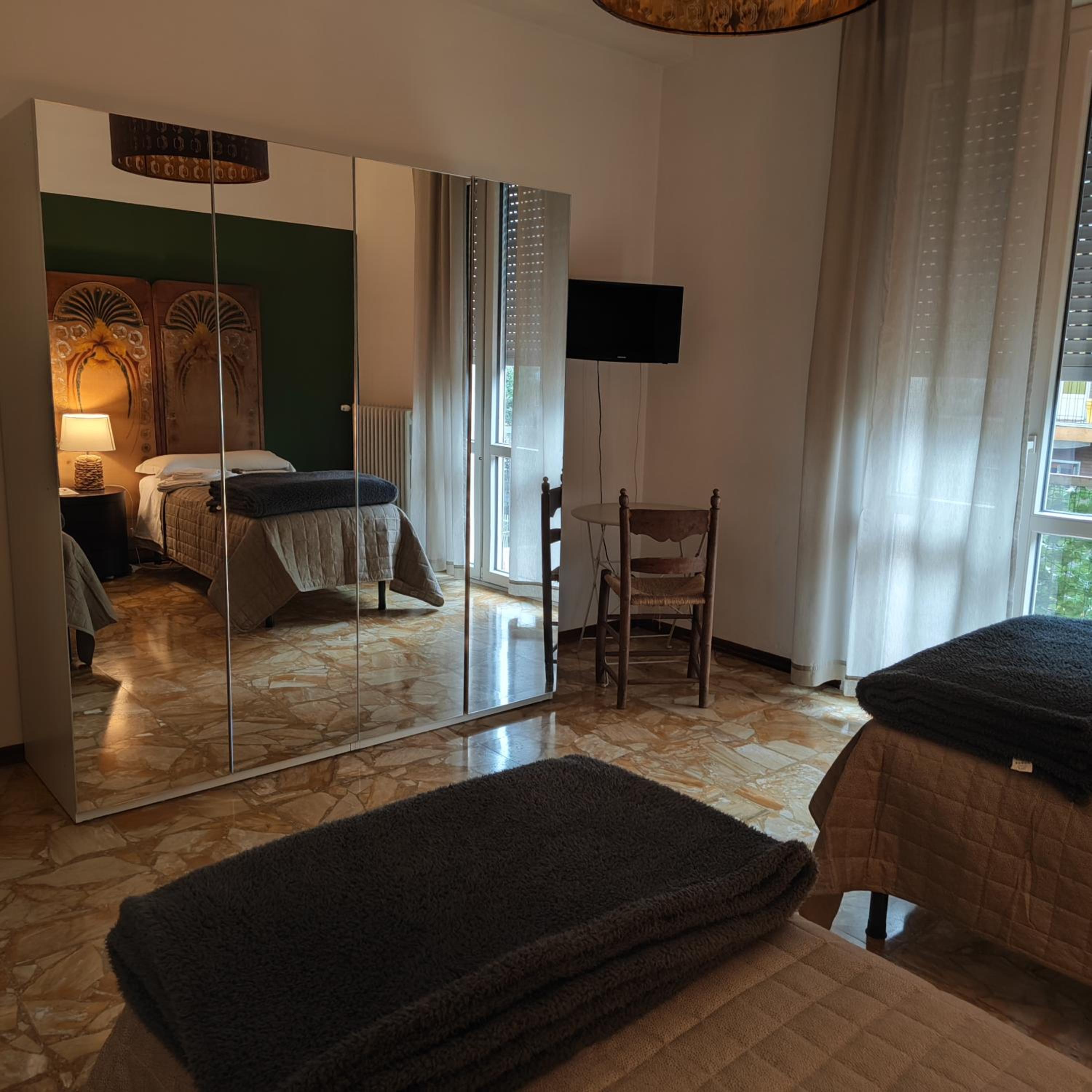 ROOM 2 OSPEDALE MAGGIORE photo 5