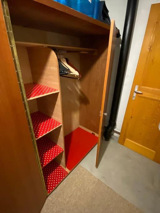 1 room apt, kitchen, patio, in beautiful chalet