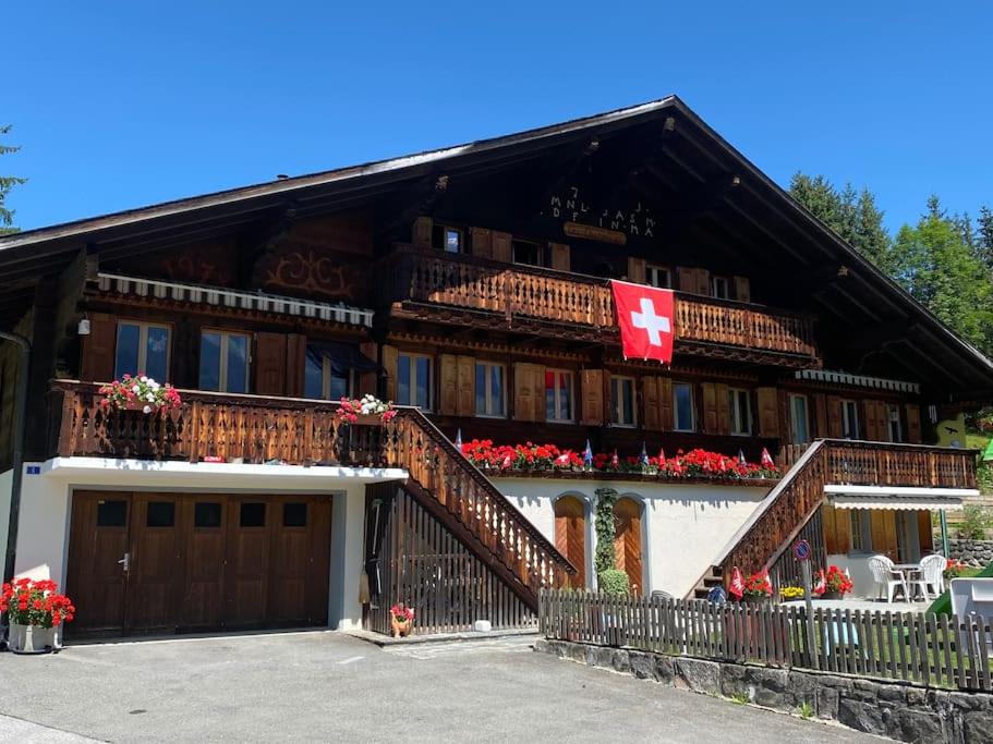1 room apt, kitchen, patio, in beautiful chalet