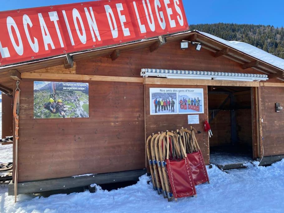 1 room apt, kitchen, patio, in beautiful chalet