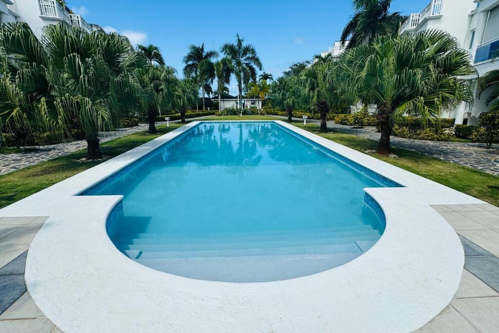 La Fenice Beachfront with King Beds