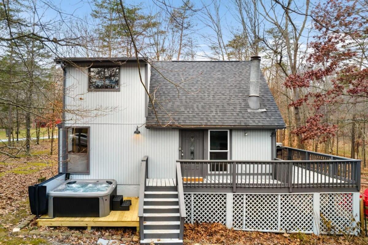 Hot Tub, Fire Pit & Fenced Yard w Resort Amenities view 3