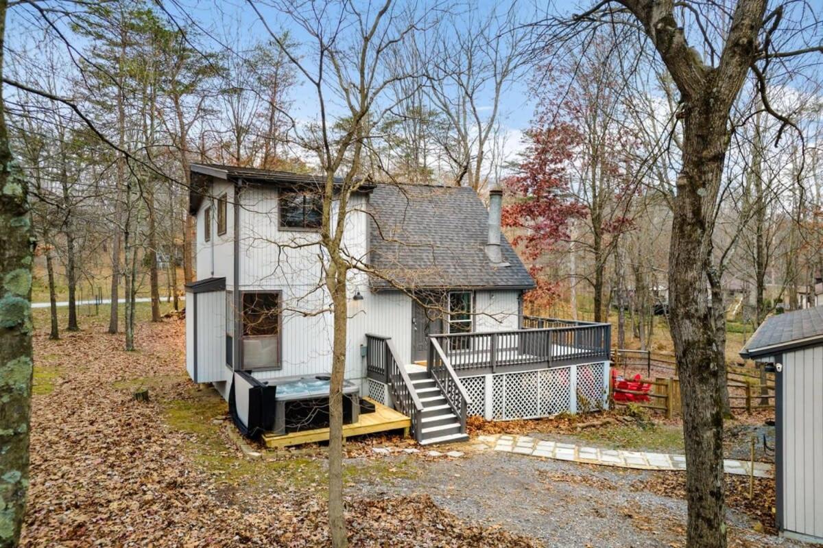 Hot Tub, Fire Pit & Fenced Yard w Resort Amenities view 4