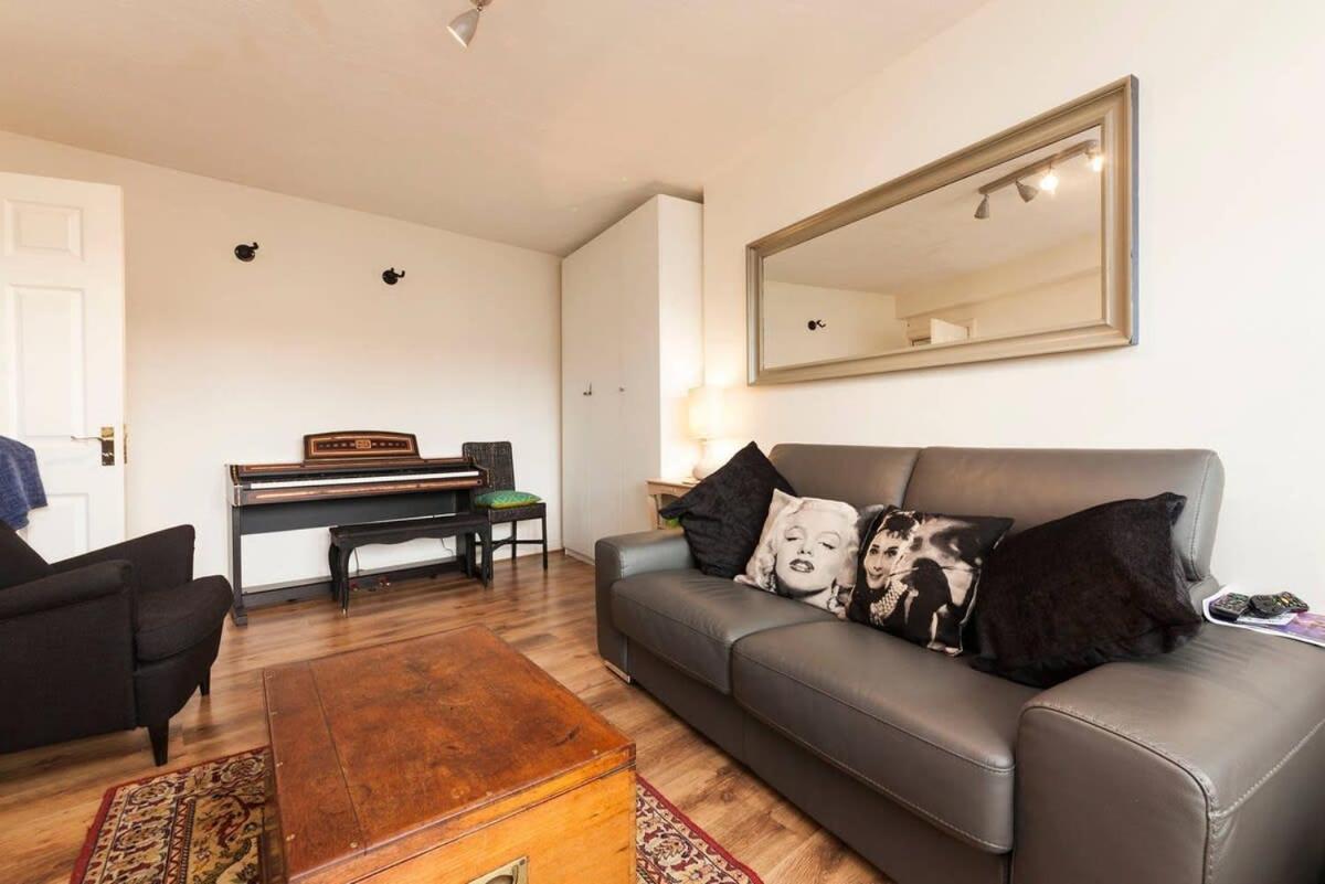 Central Camden Flat With Terrace For 4 People