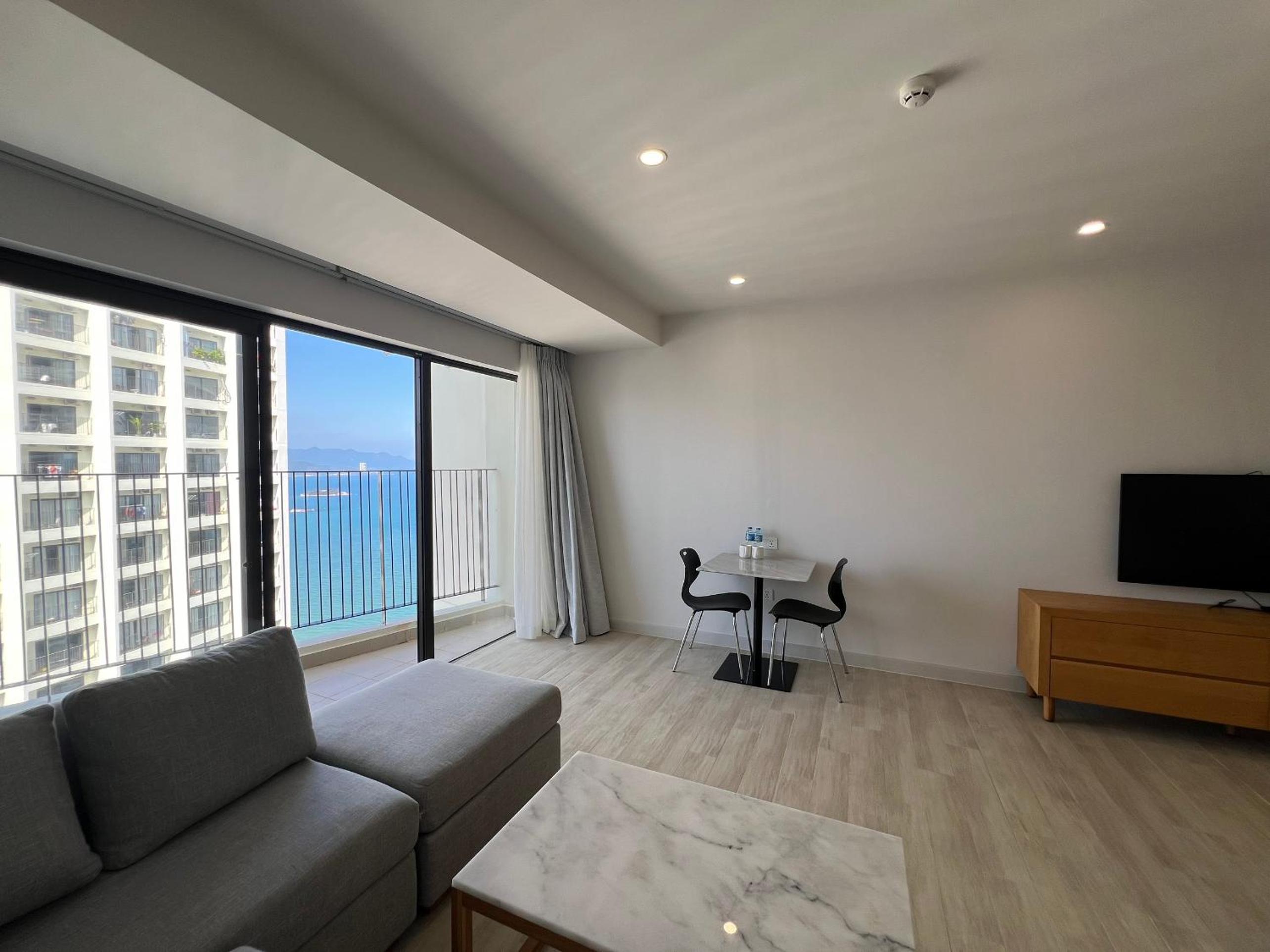 SUNRISE APARTMENT