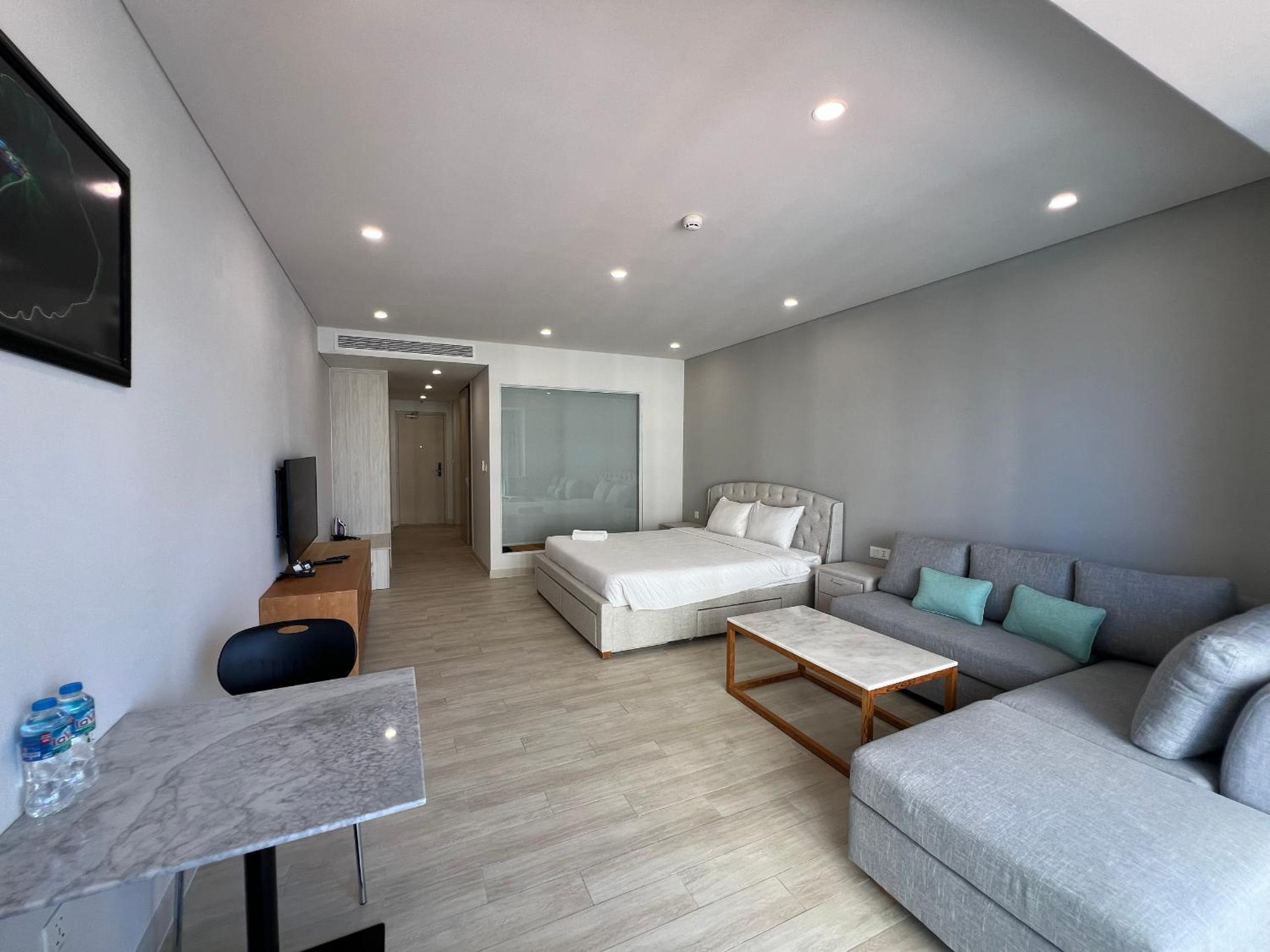 SUNRISE APARTMENT