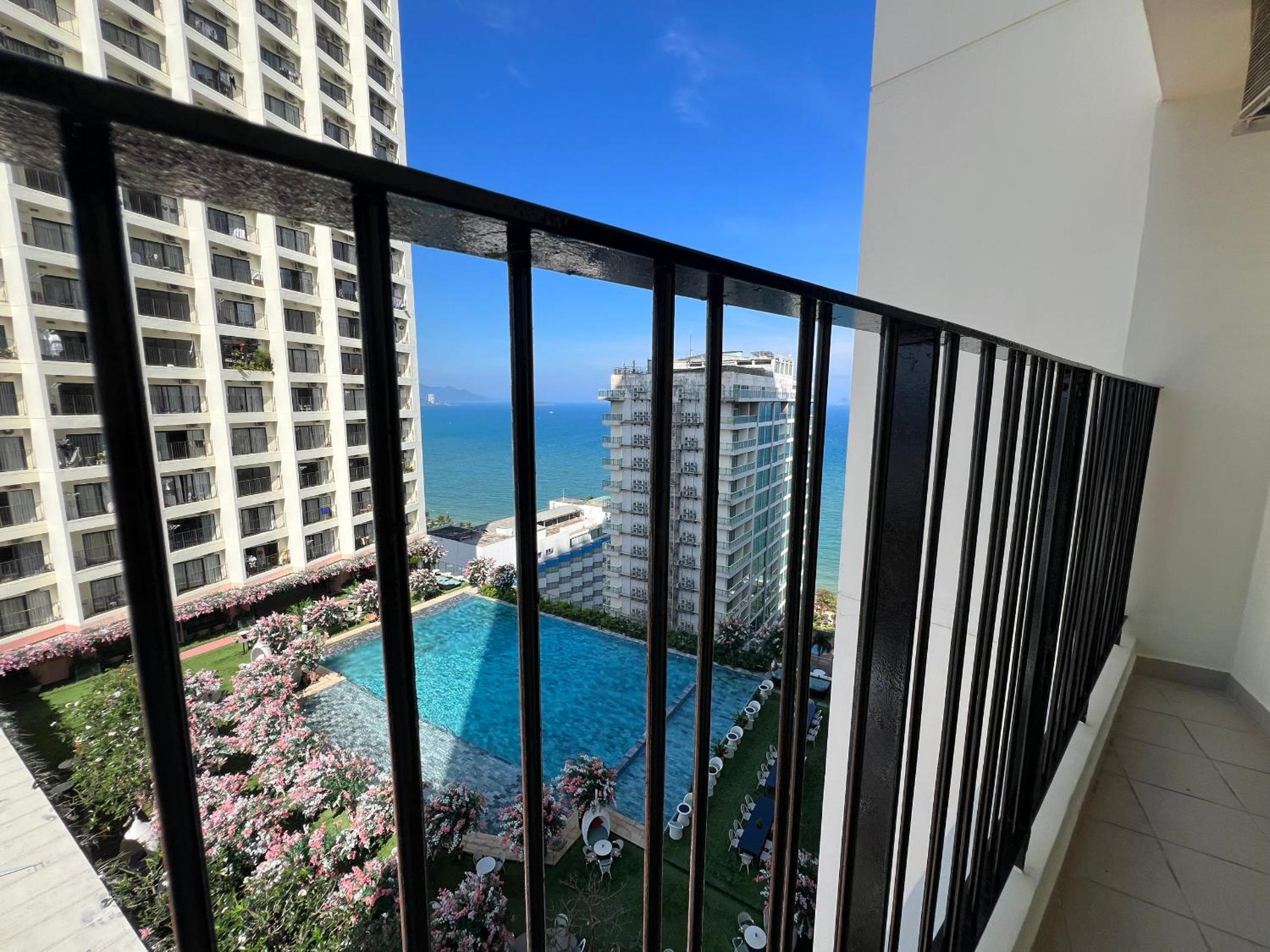 SUNRISE APARTMENT