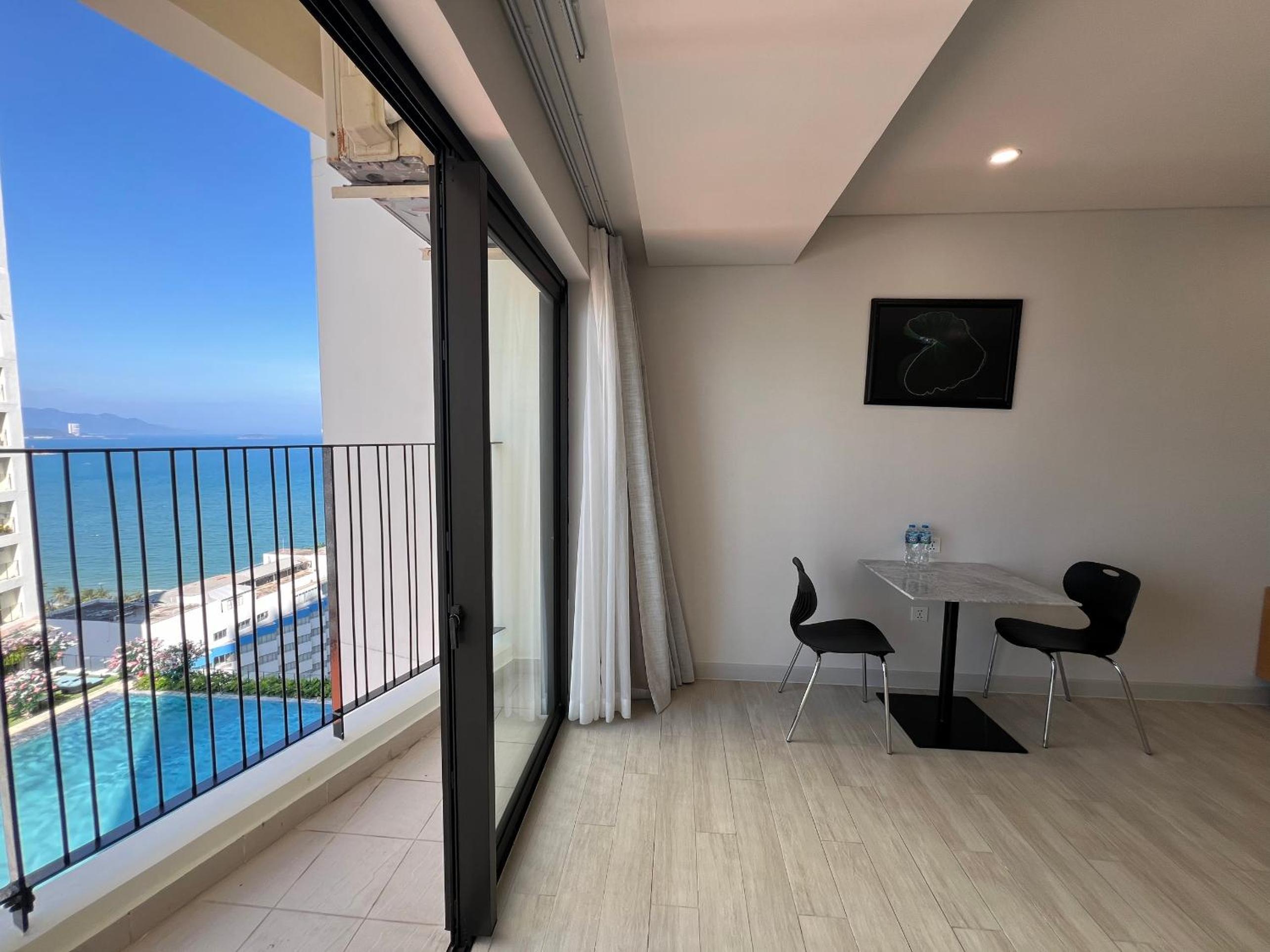 SUNRISE APARTMENT