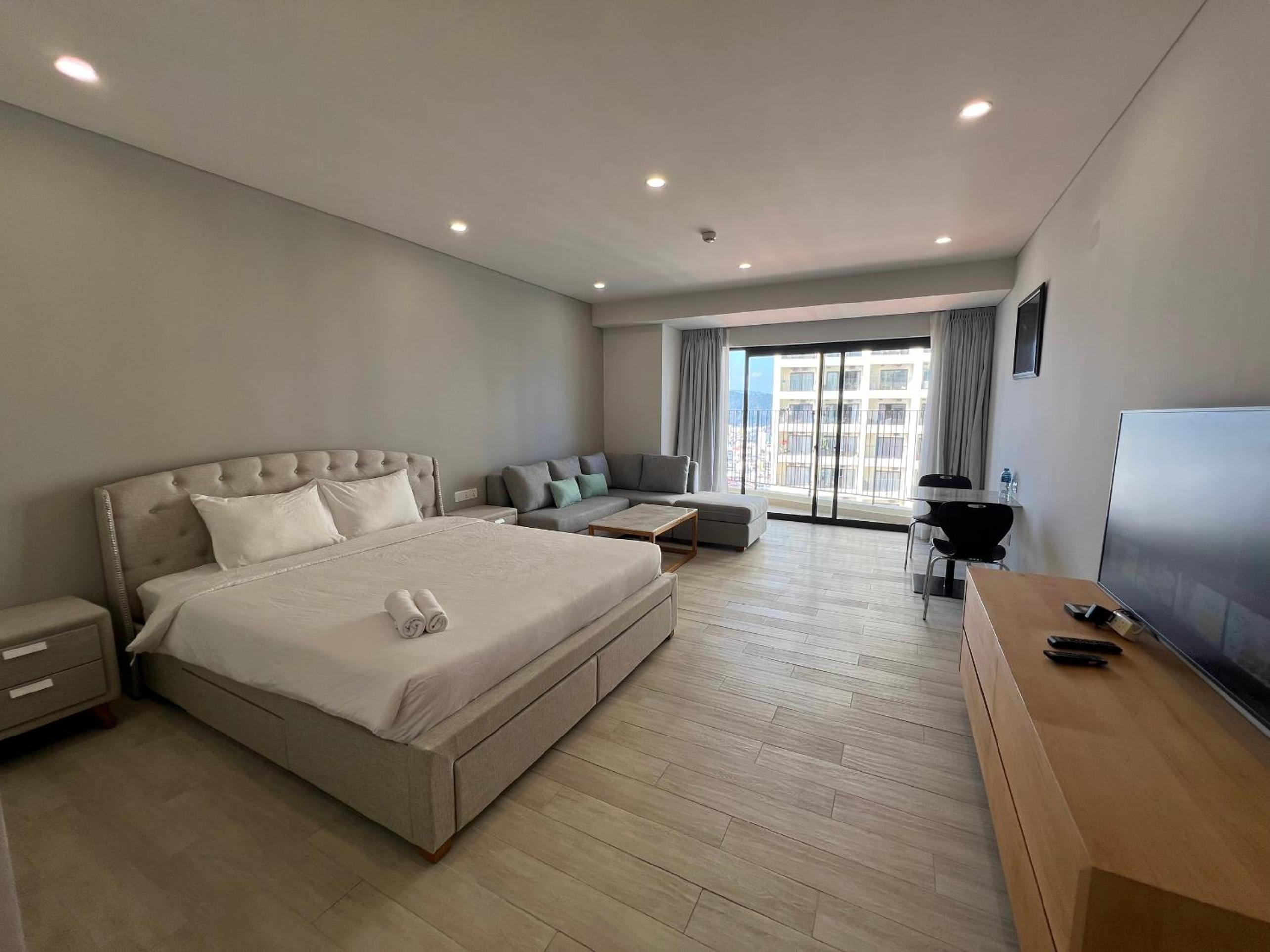 SUNRISE APARTMENT
