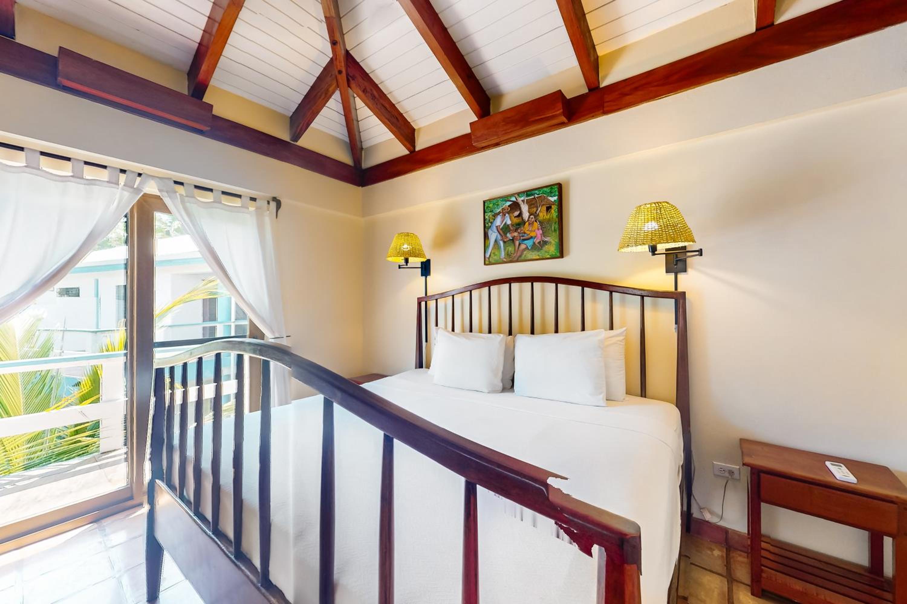 Condo #23 @ Beachside Villas