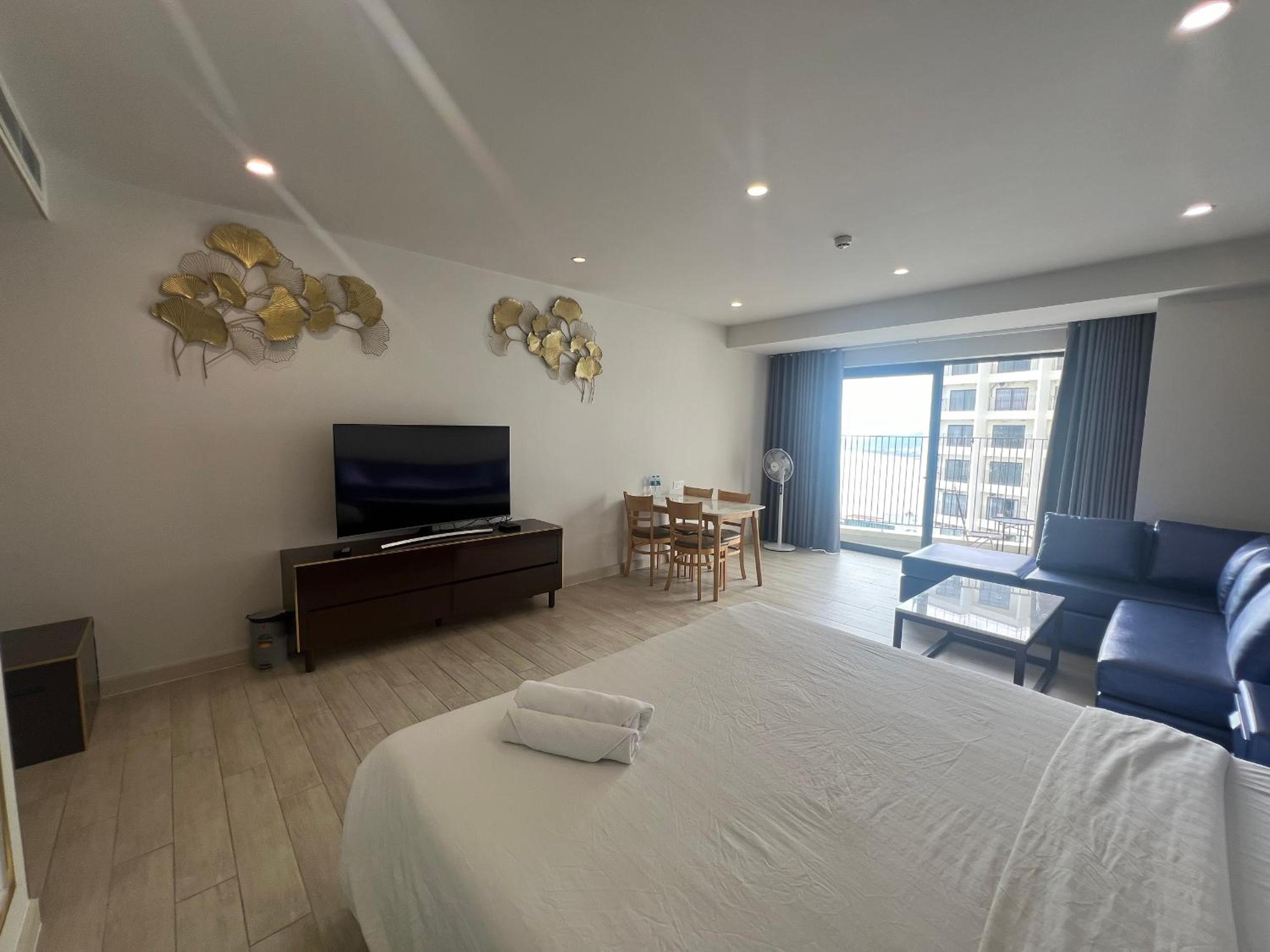 SUNRISE APARTMENT