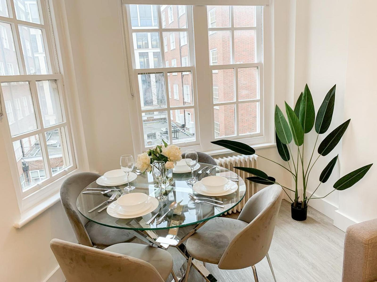 Vibrant 2-Bedroom Flat with Elevator in Marylebone, Close to Hyde Park & Edgware Road