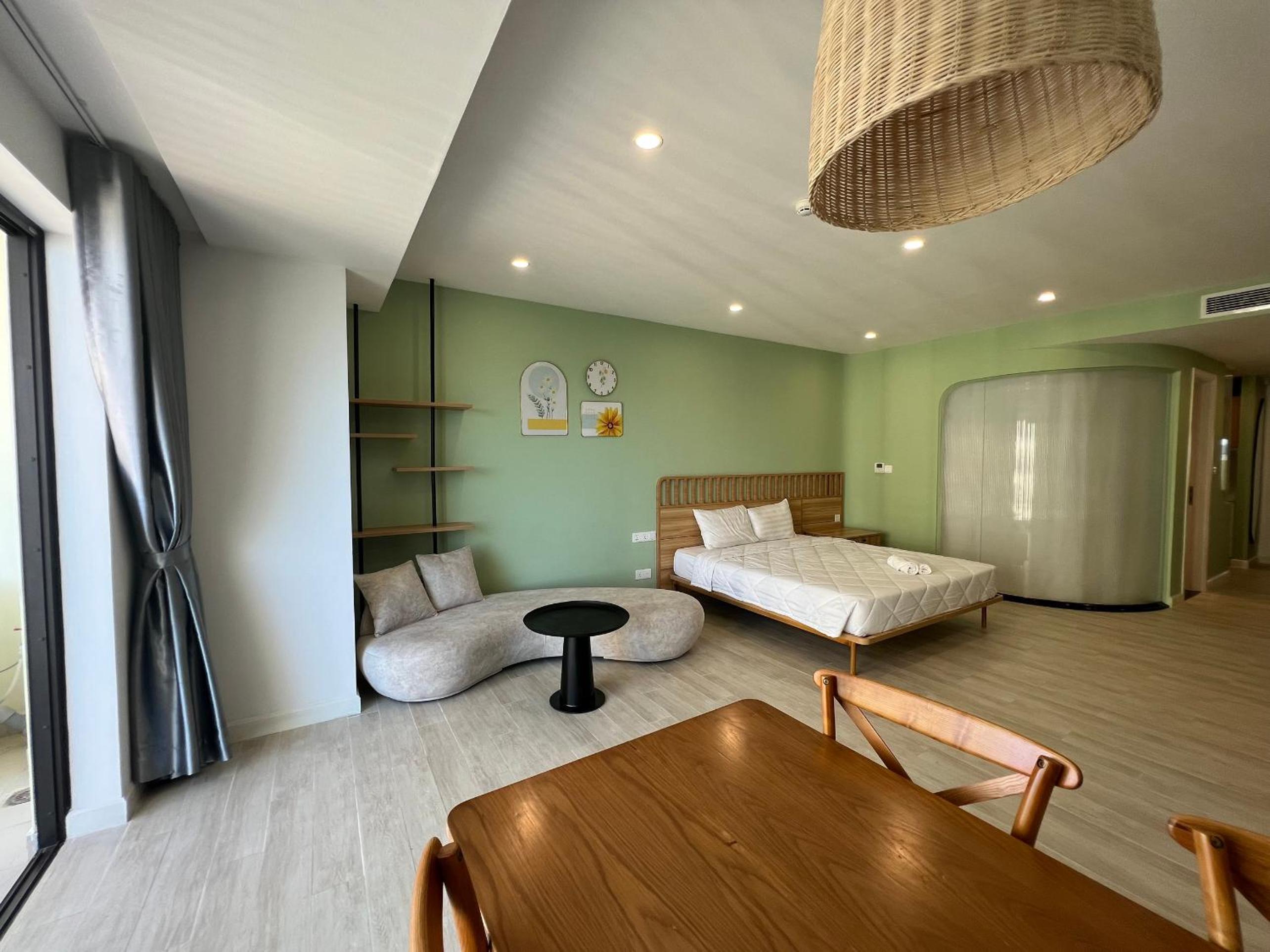 SUNRISE APARTMENT