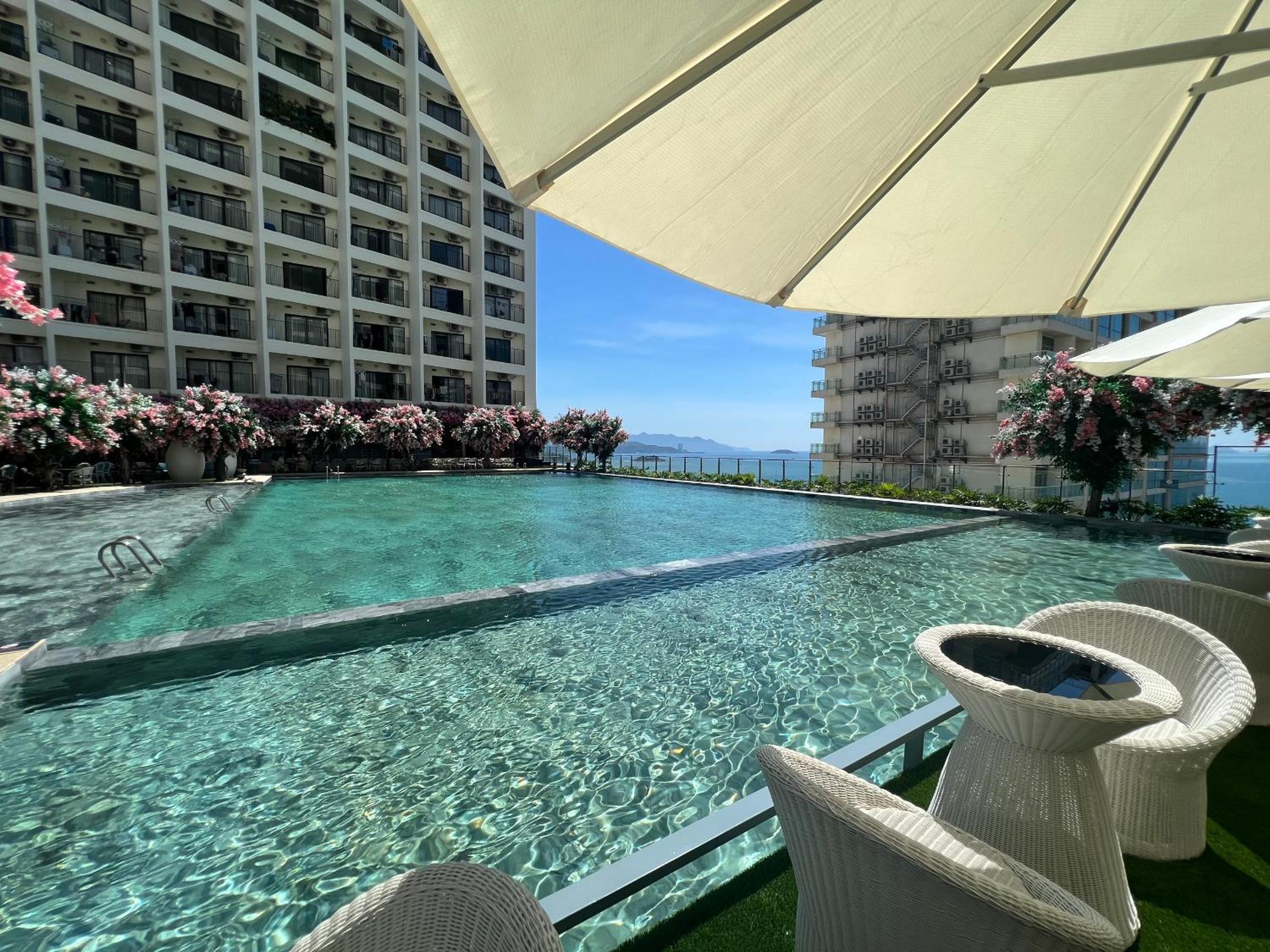 SUNRISE APARTMENT