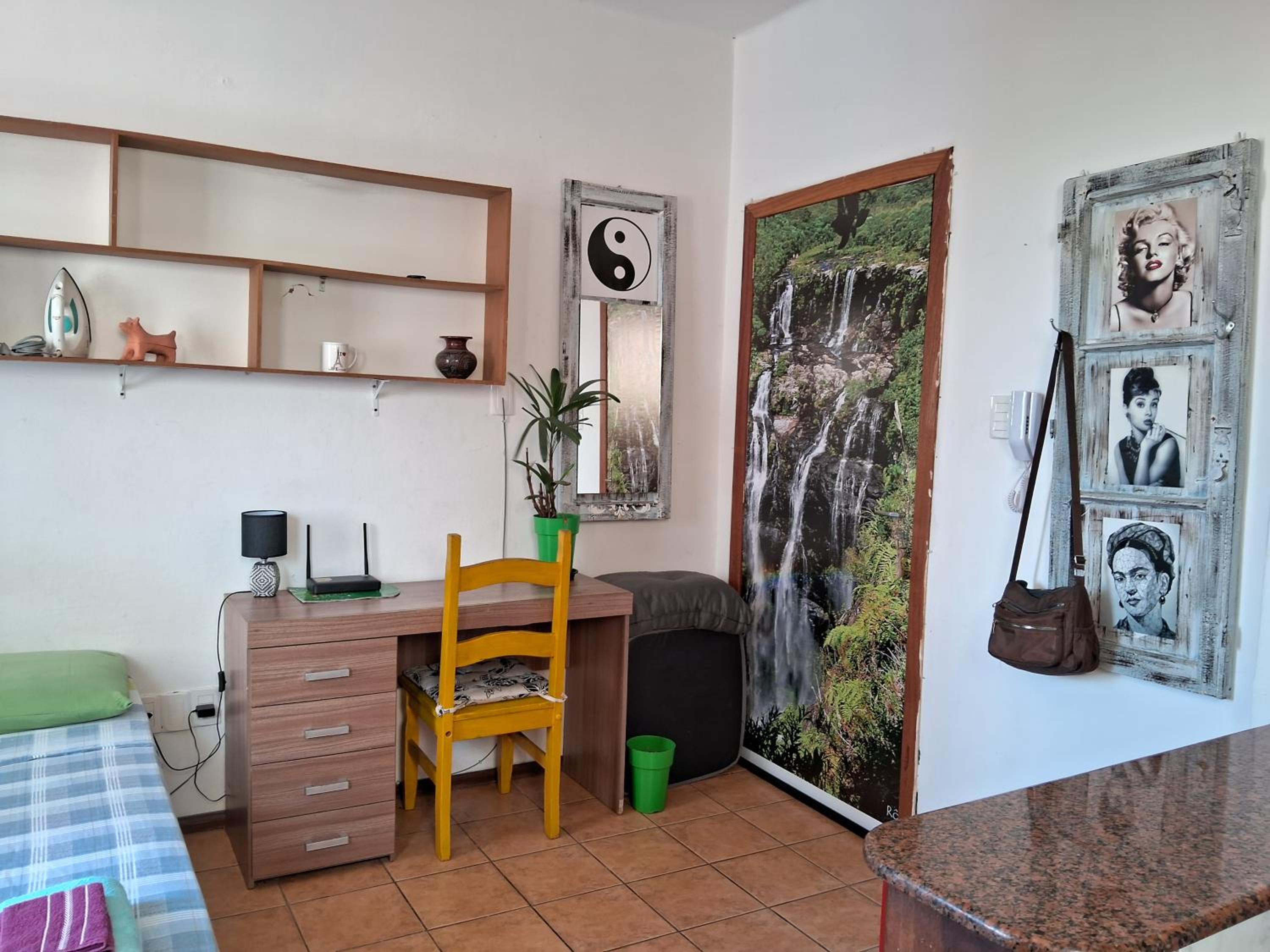Prático e bem localizado Studio, na CB