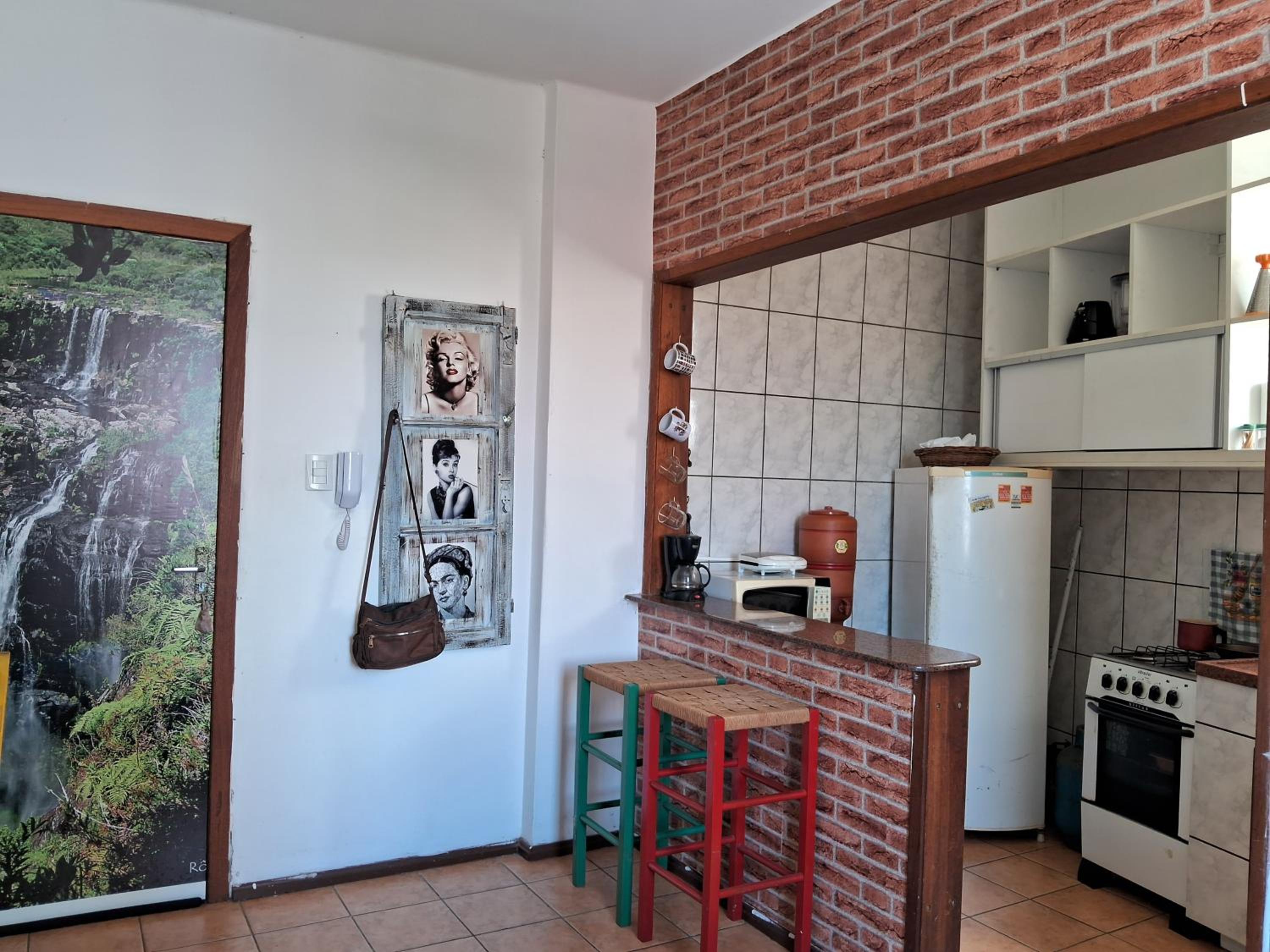 Prático e bem localizado Studio, na CB