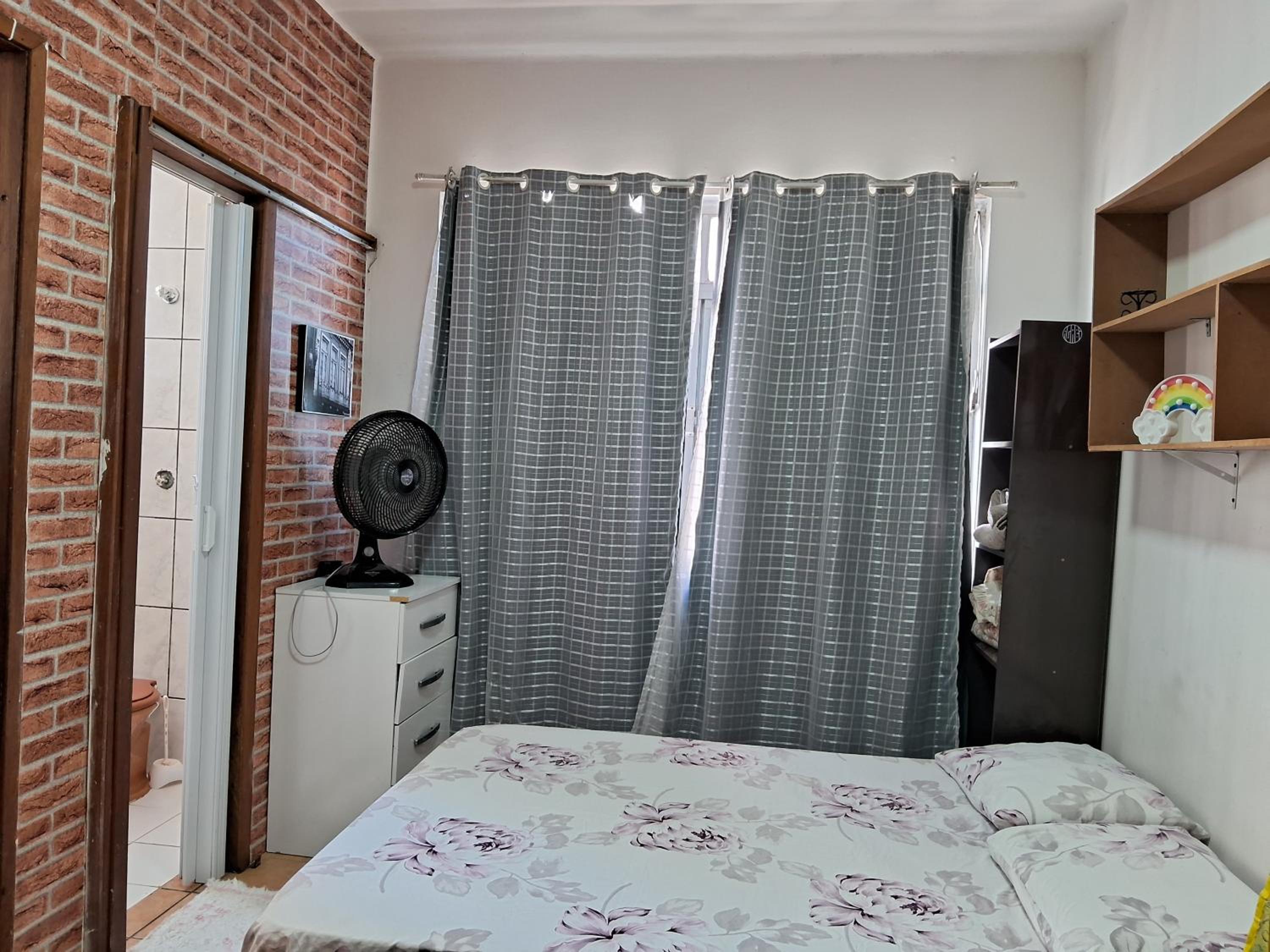 Prático e bem localizado Studio, na CB