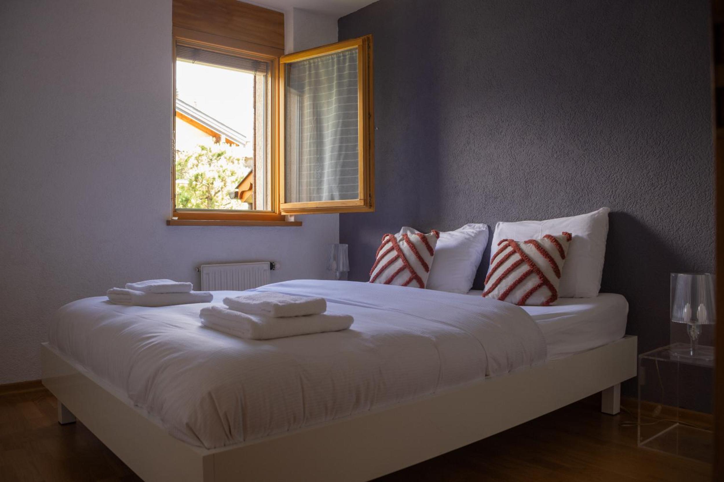 Family friendly 2-Bedroom near Golf & Ski slopes