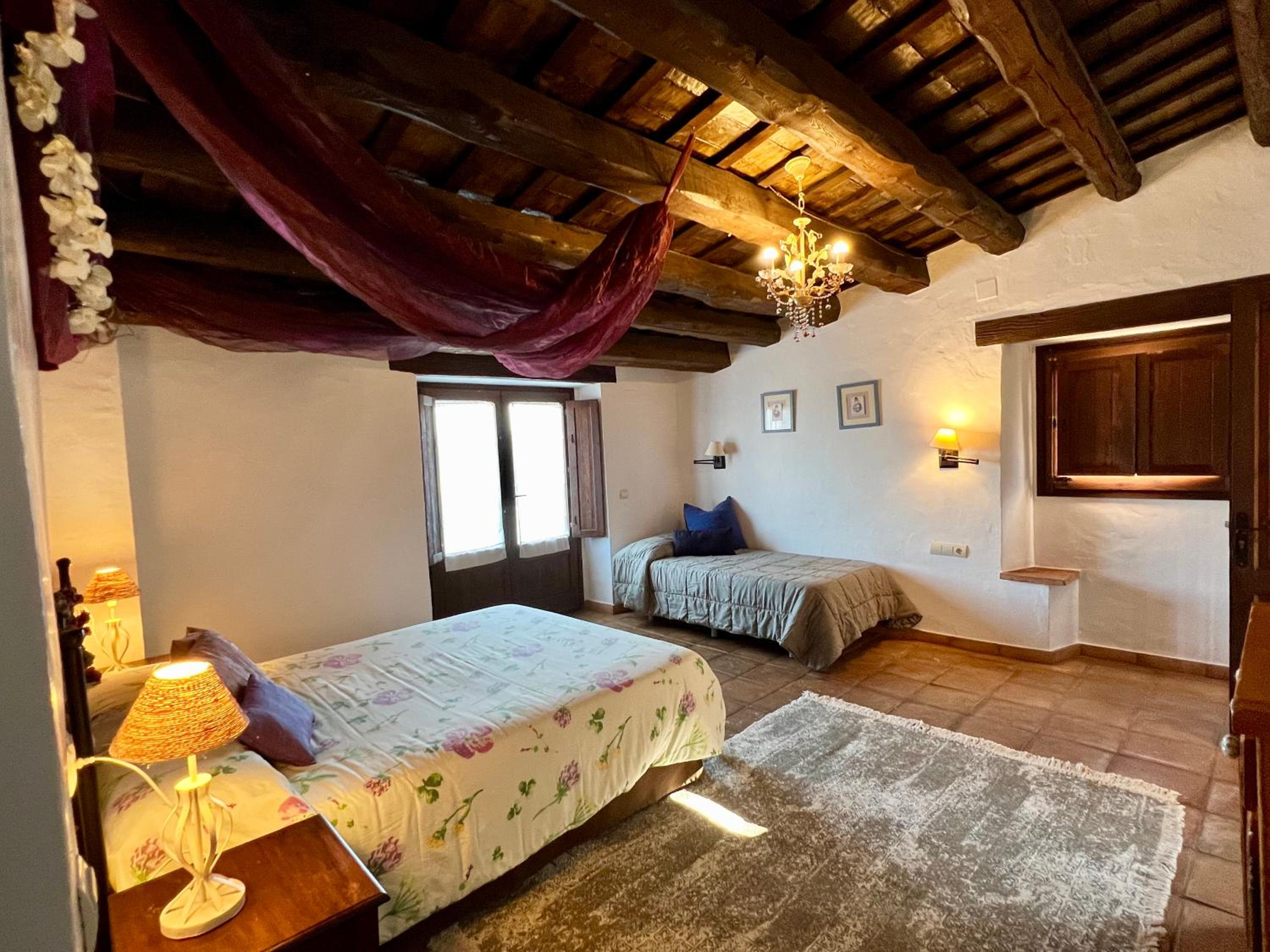 Casa Mas Molines con piscina, jacuzzi y barbacoas.