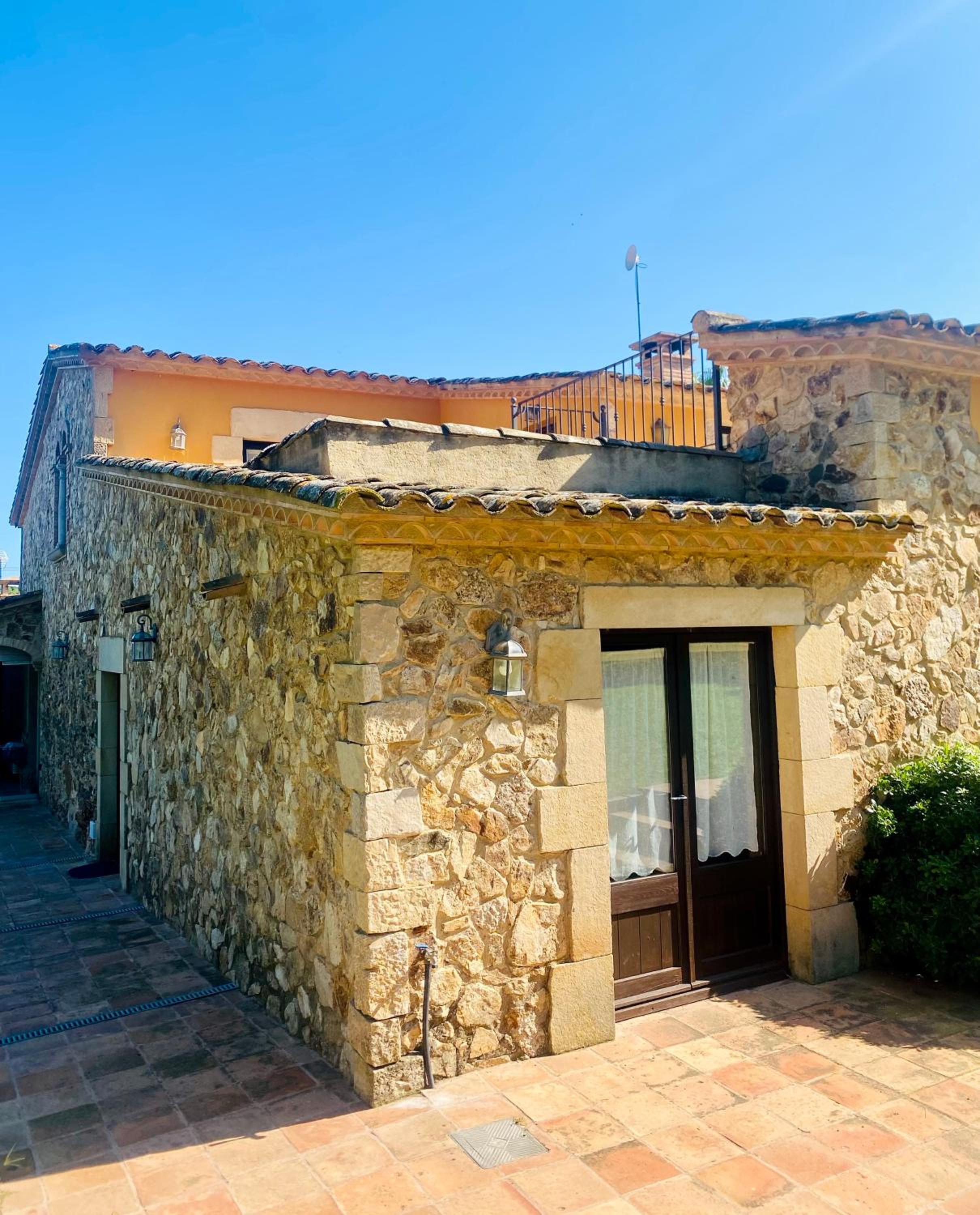 Casa Mas Molines con piscina, jacuzzi y barbacoas.