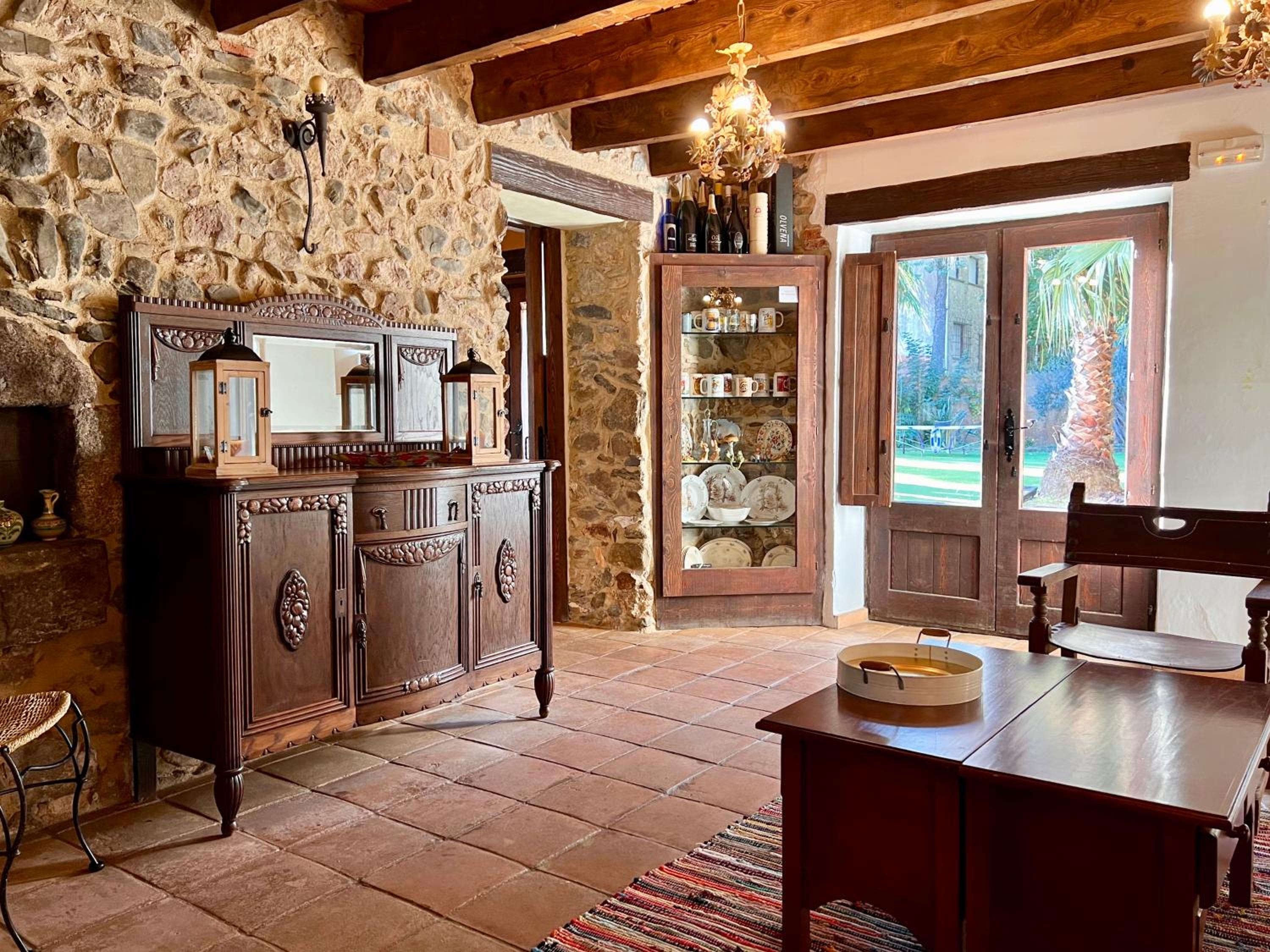 Casa Mas Molines con piscina, jacuzzi y barbacoas.