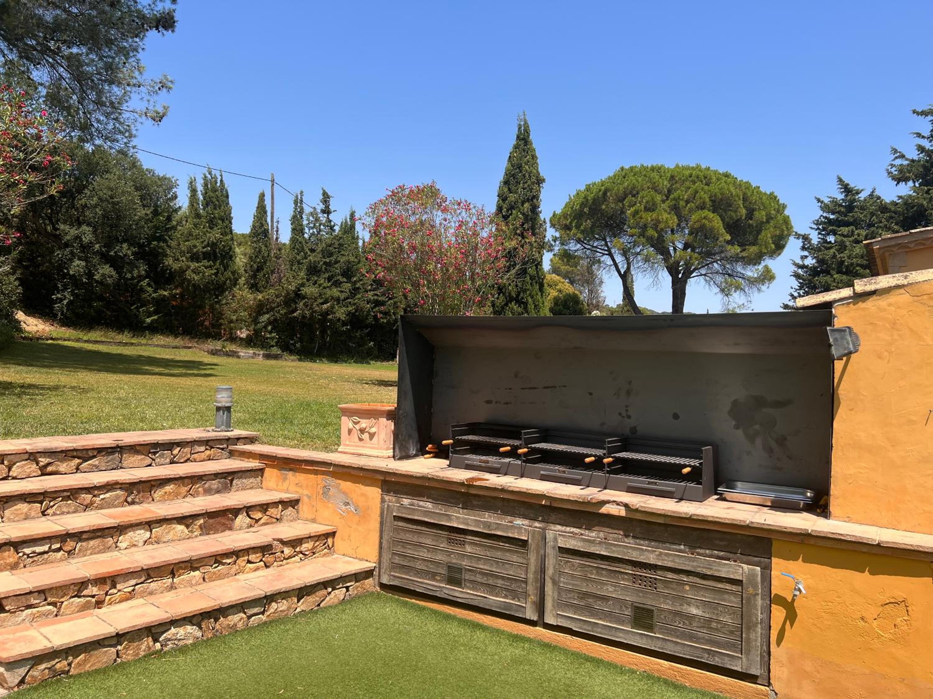Casa Mas Molines con piscina, jacuzzi y barbacoas.