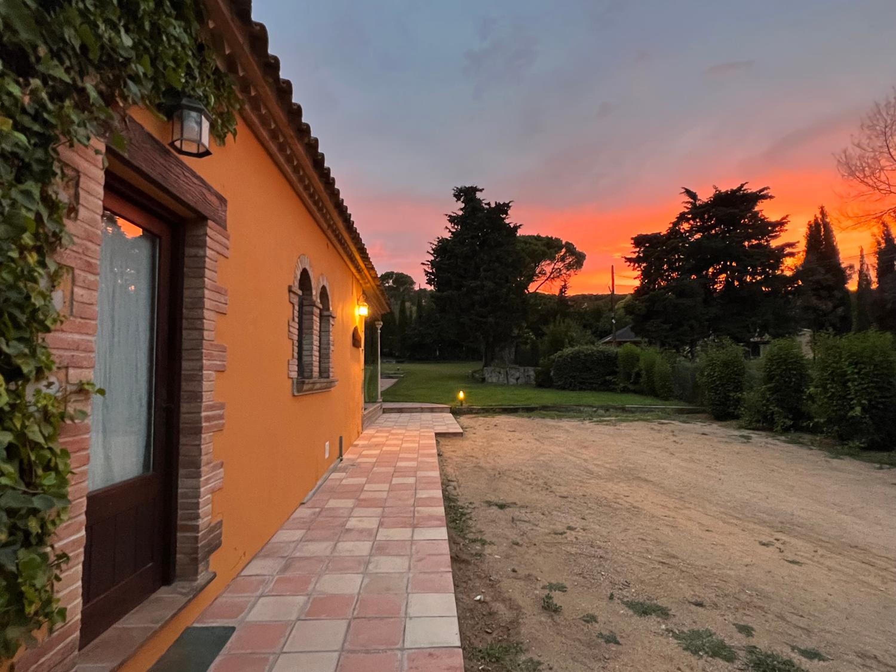 Casa Mas Molines con piscina, jacuzzi y barbacoas.