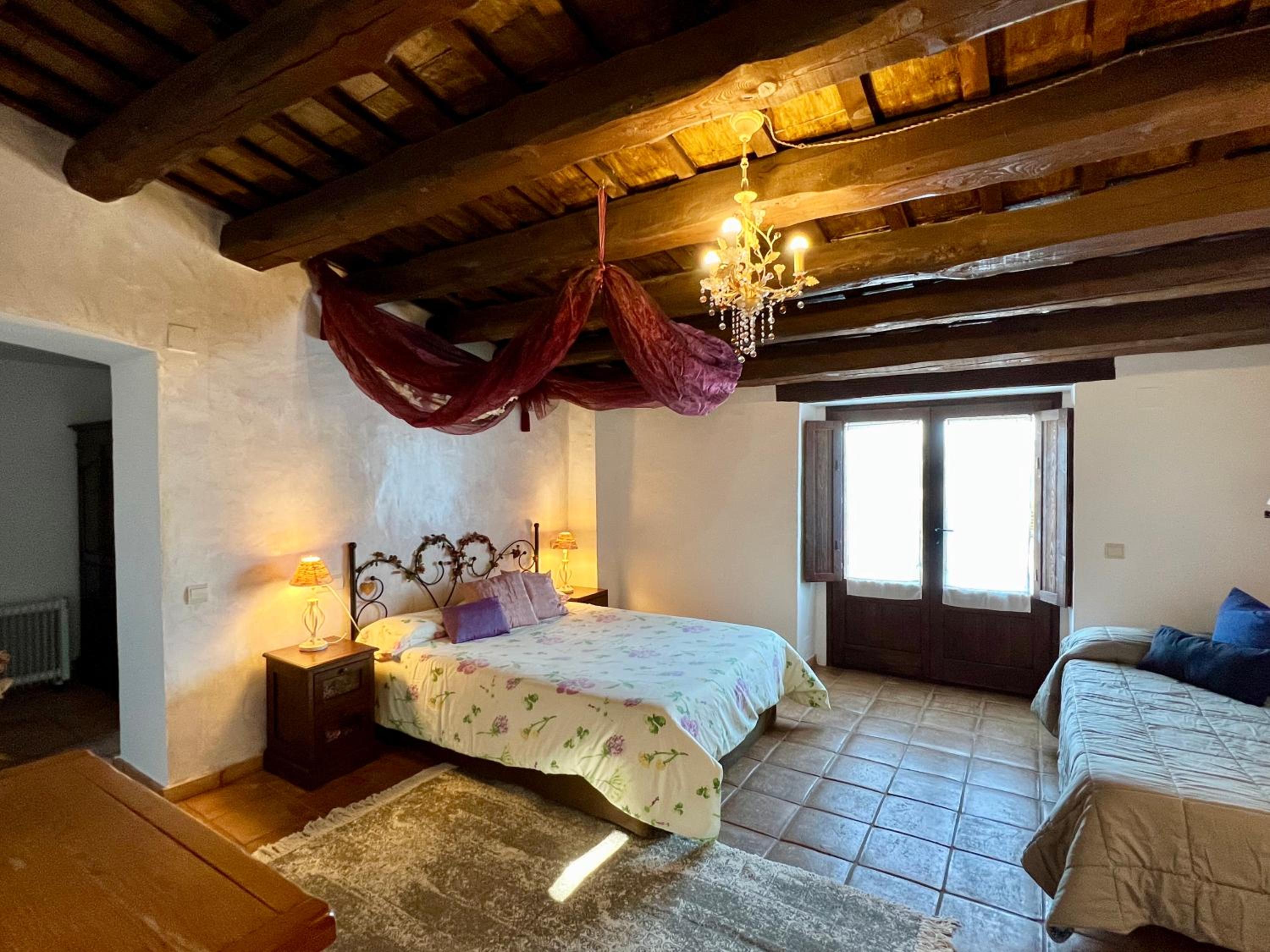Casa Mas Molines con piscina, jacuzzi y barbacoas.