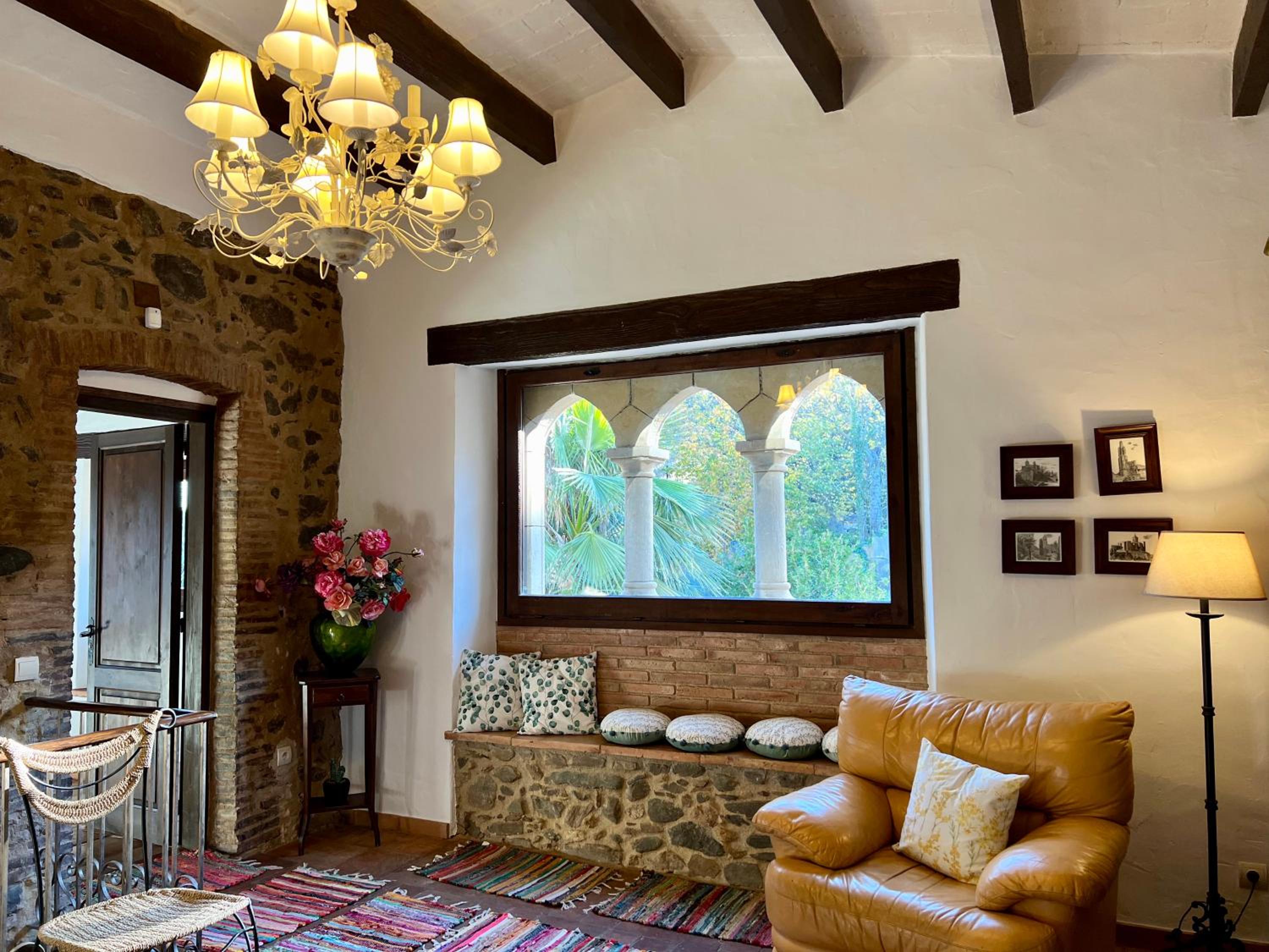 Casa Mas Molines con piscina, jacuzzi y barbacoas.